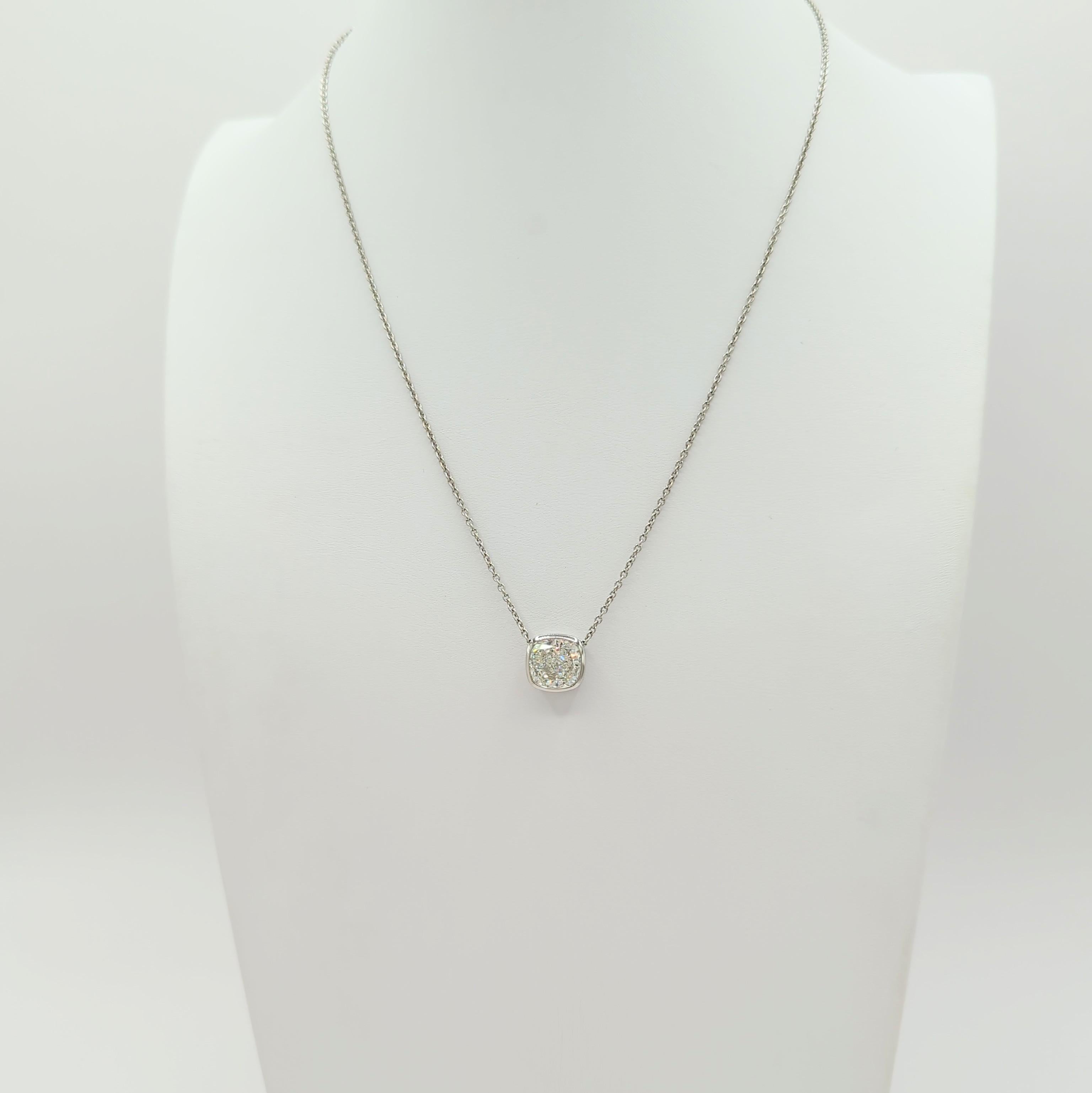 GIA White Diamond Cushion Pendant Necklace in Platinum  For Sale 1