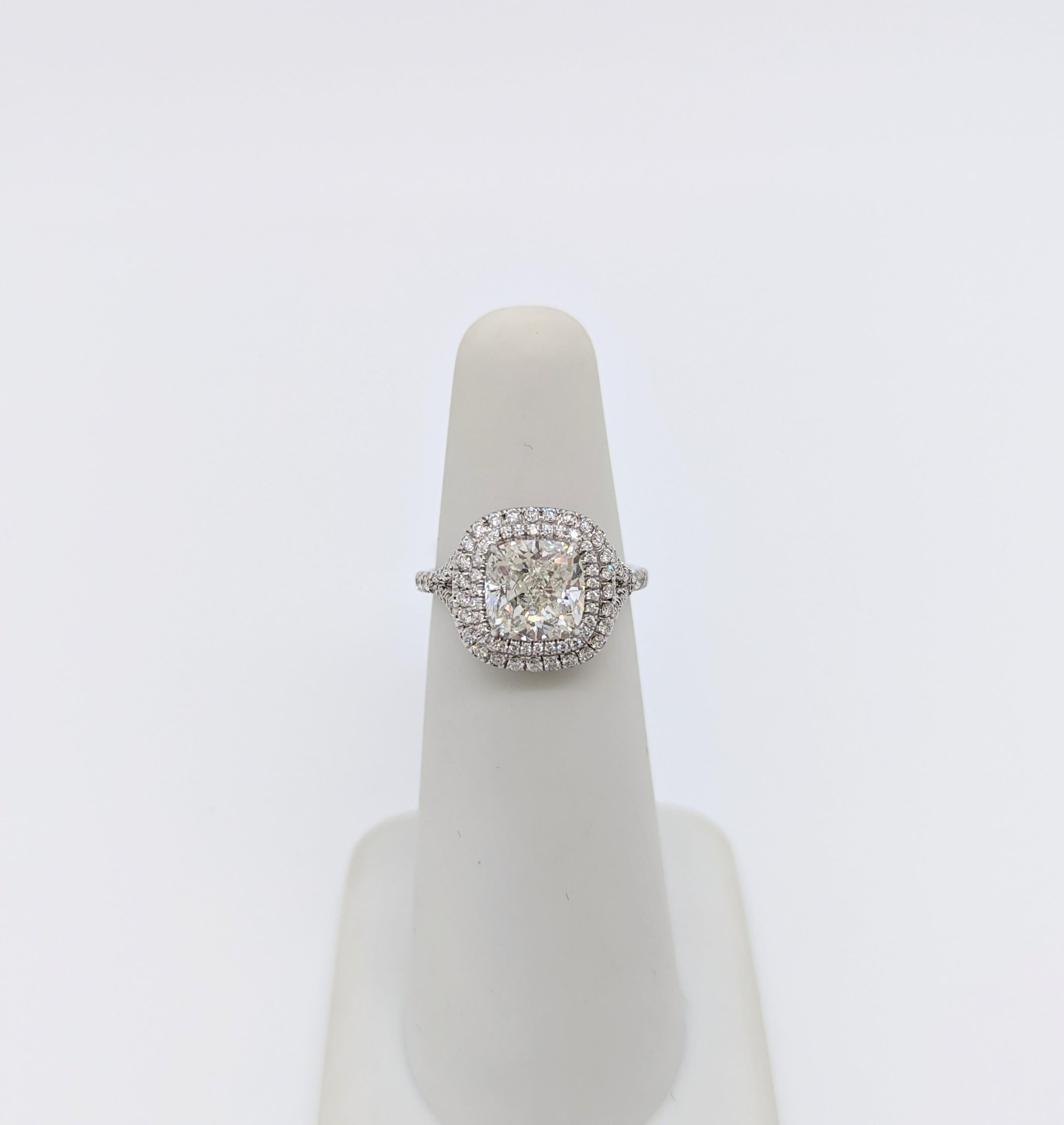GIA White Diamond Cushion Ring in Platinum In New Condition For Sale In Los Angeles, CA