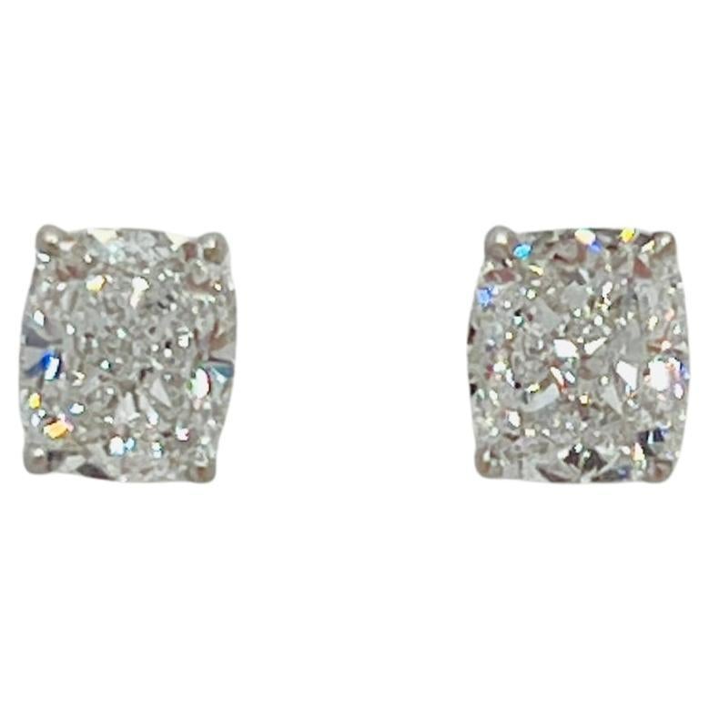 Boucles d'oreilles en or blanc 18 carats avec coussin en diamant blanc GIA en vente