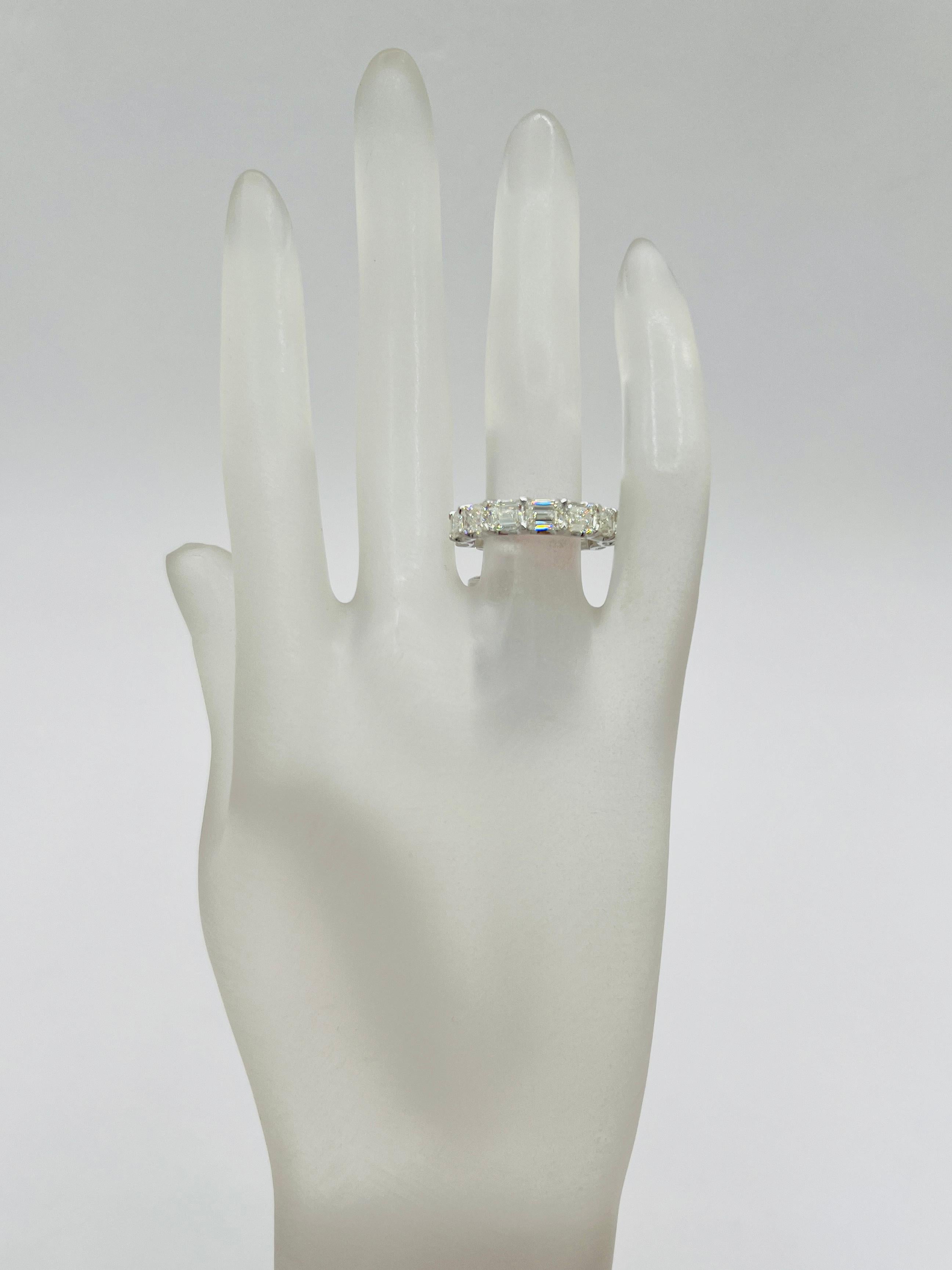 GIA White Diamond Emerald Cut Sideways Eternity Band Ring in 18K White Gold In New Condition For Sale In Los Angeles, CA