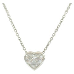Collier avec pendentif en forme de cœur en diamant blanc GIA en platine