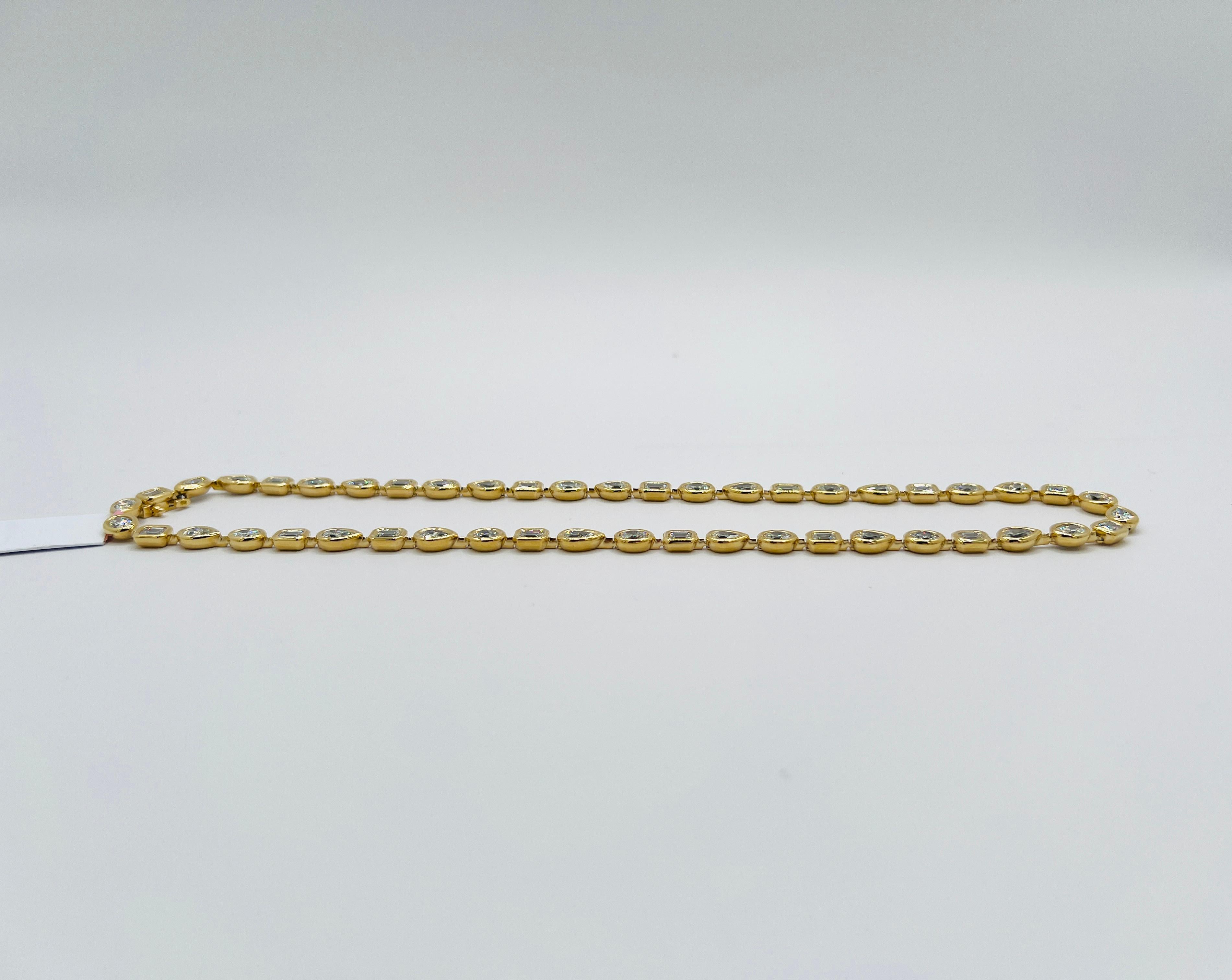 Collier en or jaune 18 carats avec chaton East West et diamants blancs GIA Neuf - En vente à Los Angeles, CA