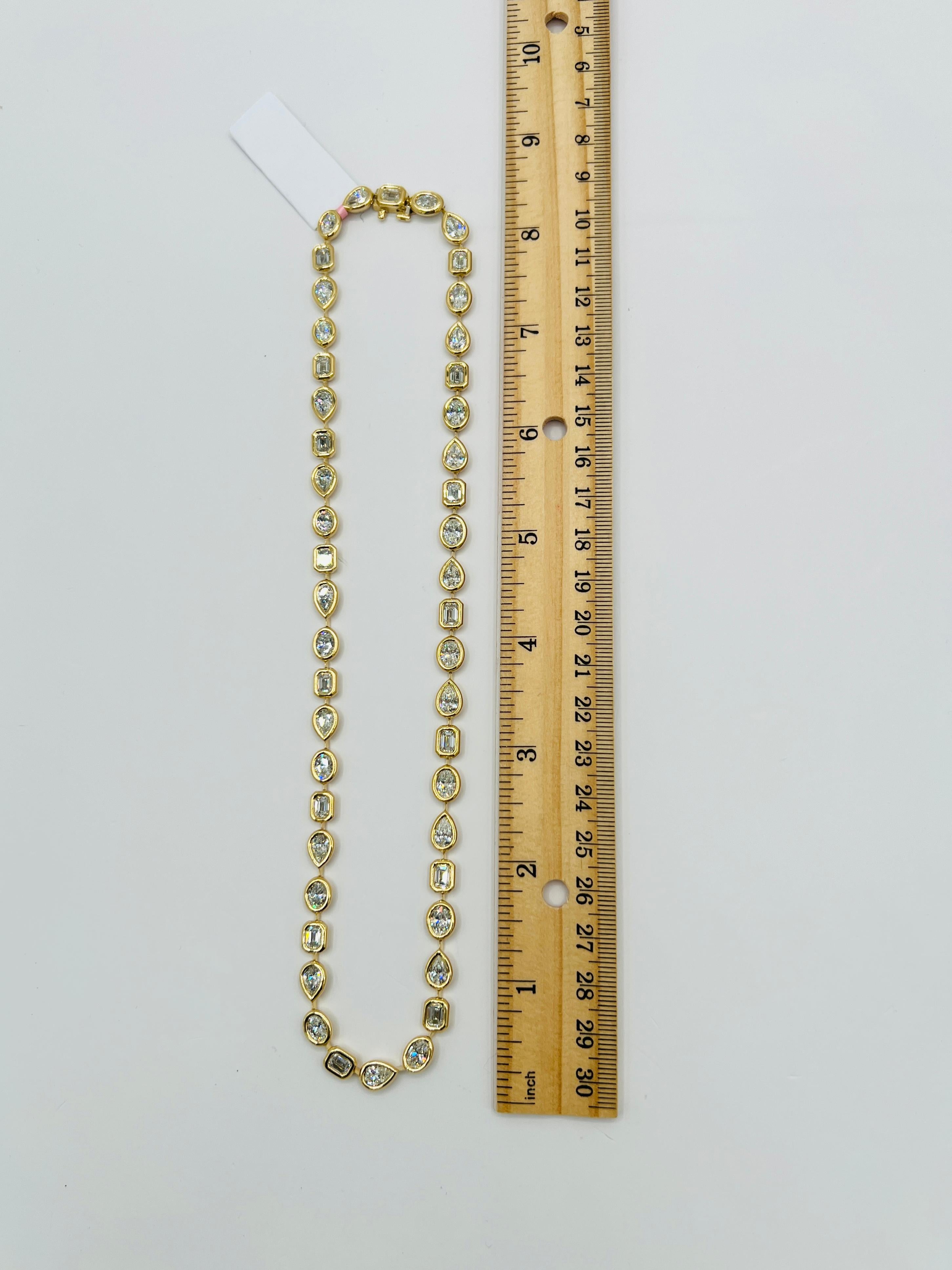 Collier en or jaune 18 carats avec chaton East West et diamants blancs GIA en vente 2