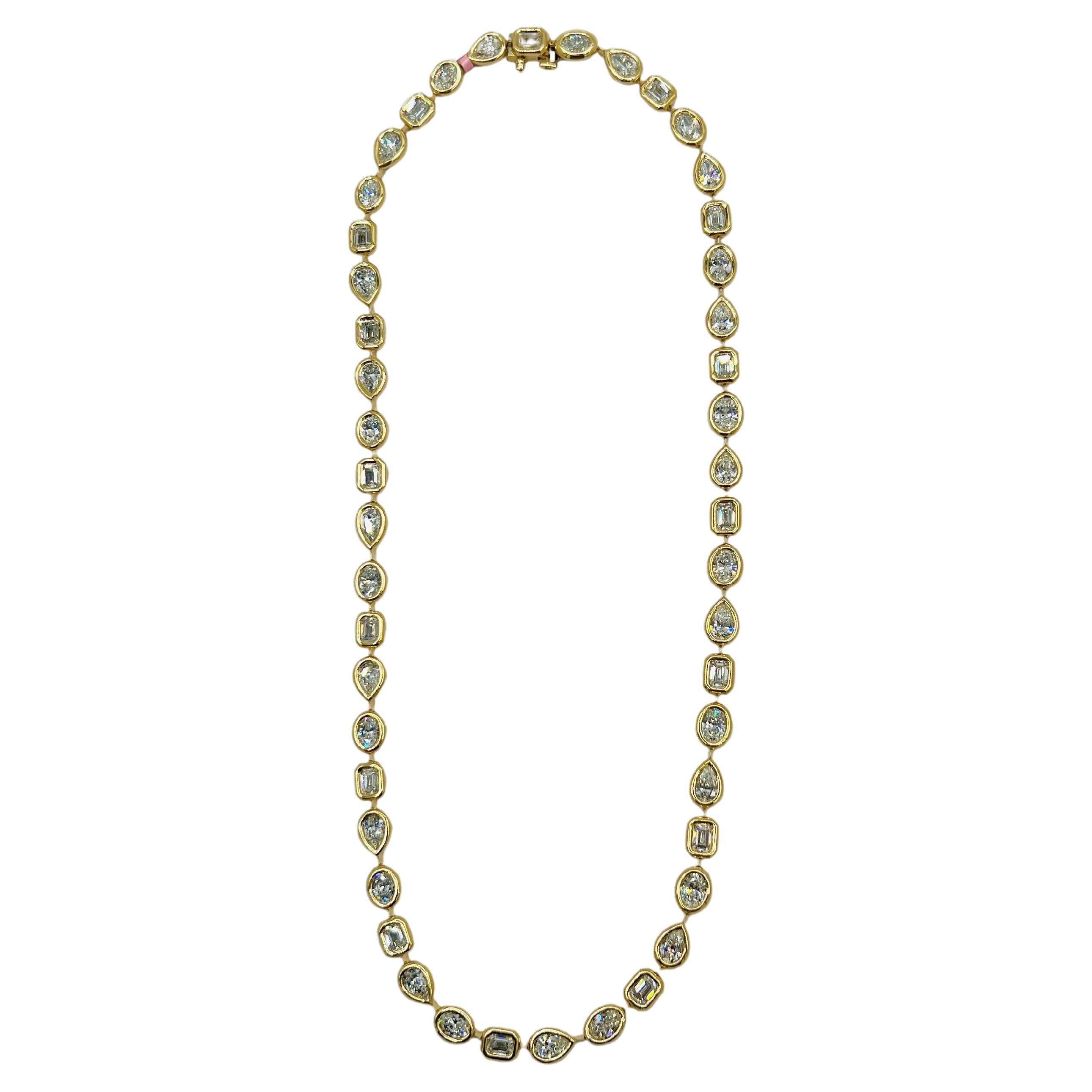 GIA Collana con diamante bianco a forma multipla East West con castone in oro giallo 18 carati