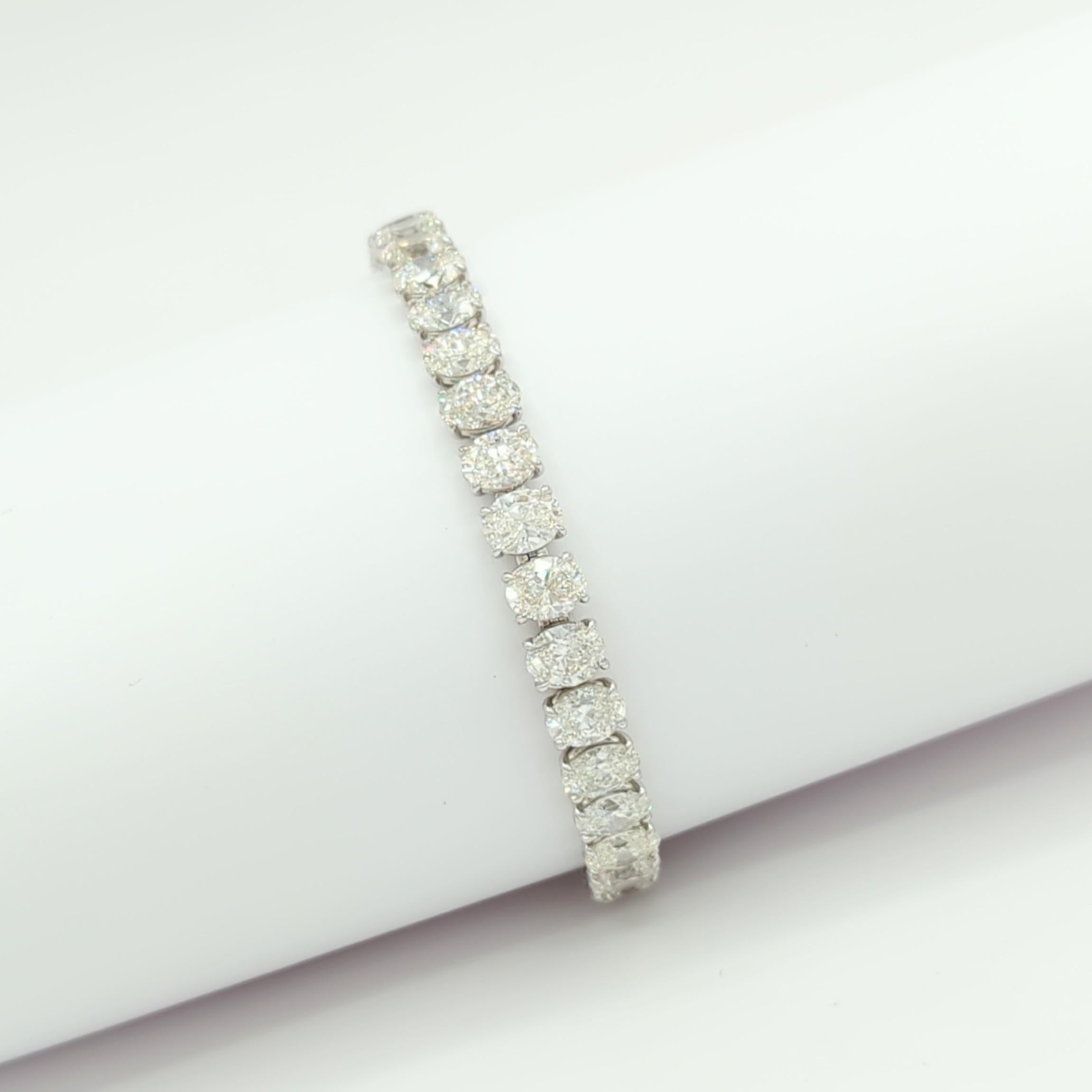 Bracelet tennis ovale en or blanc 18 carats avec diamants blancs certifiés GIA Unisexe en vente