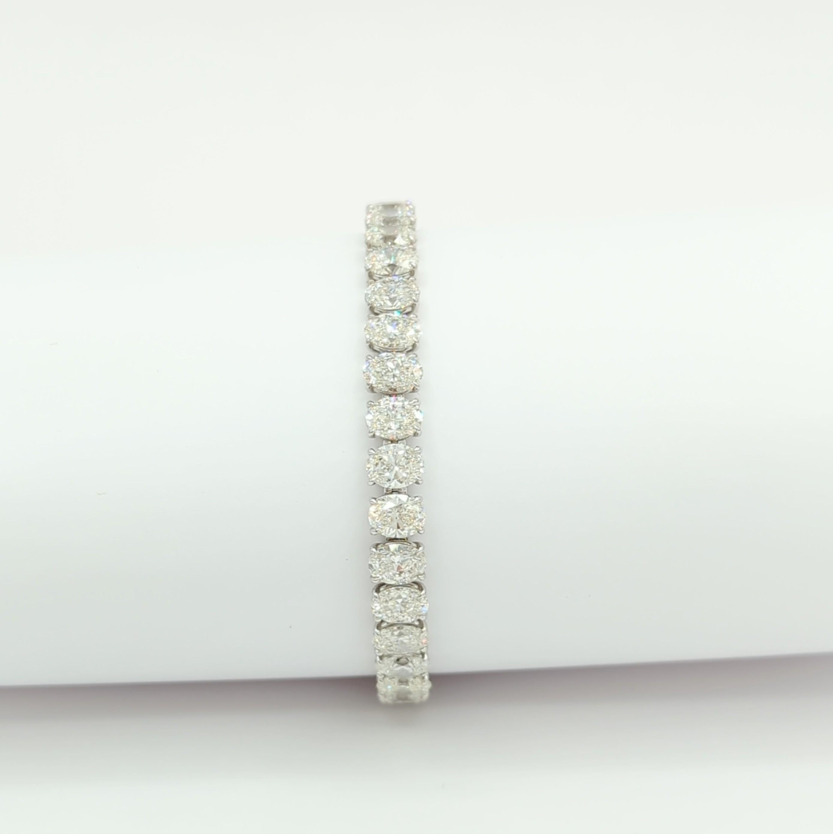 GIA White Diamond Oval Tennis Bracelet in 18K White Gold For Sale 1