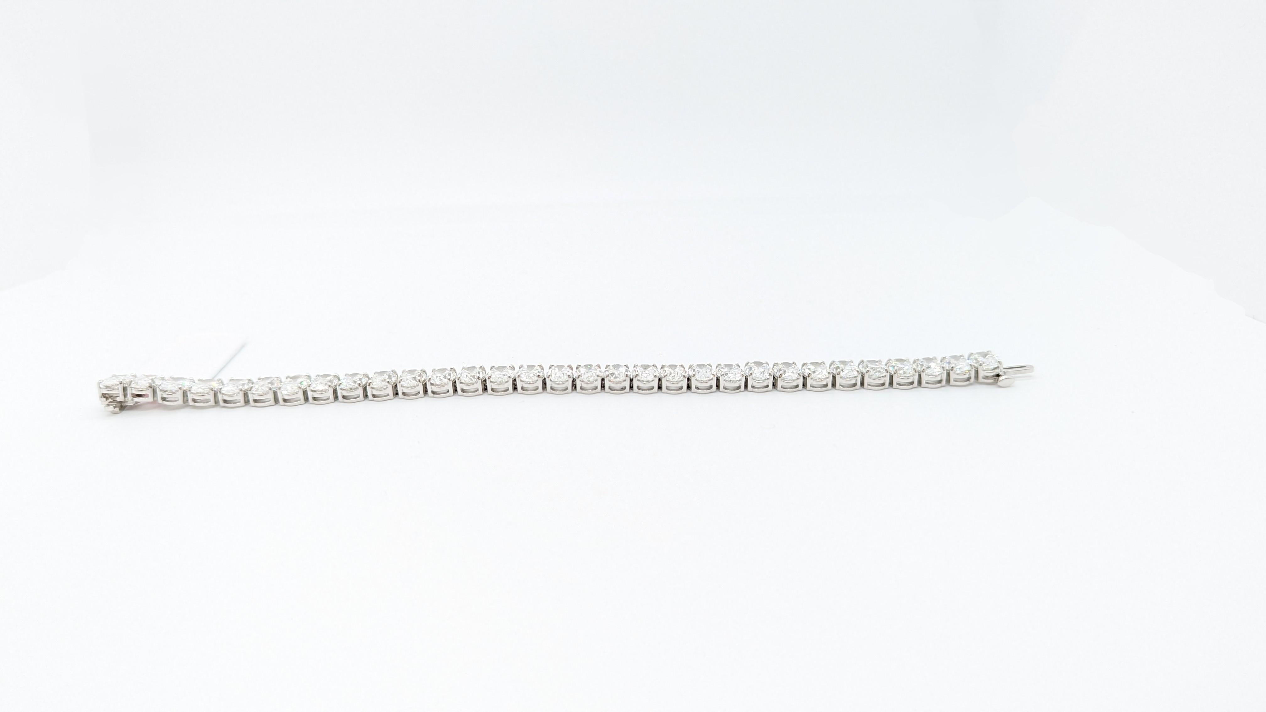 GIA White Diamond Oval Tennis Bracelet in Platinum In New Condition For Sale In Los Angeles, CA