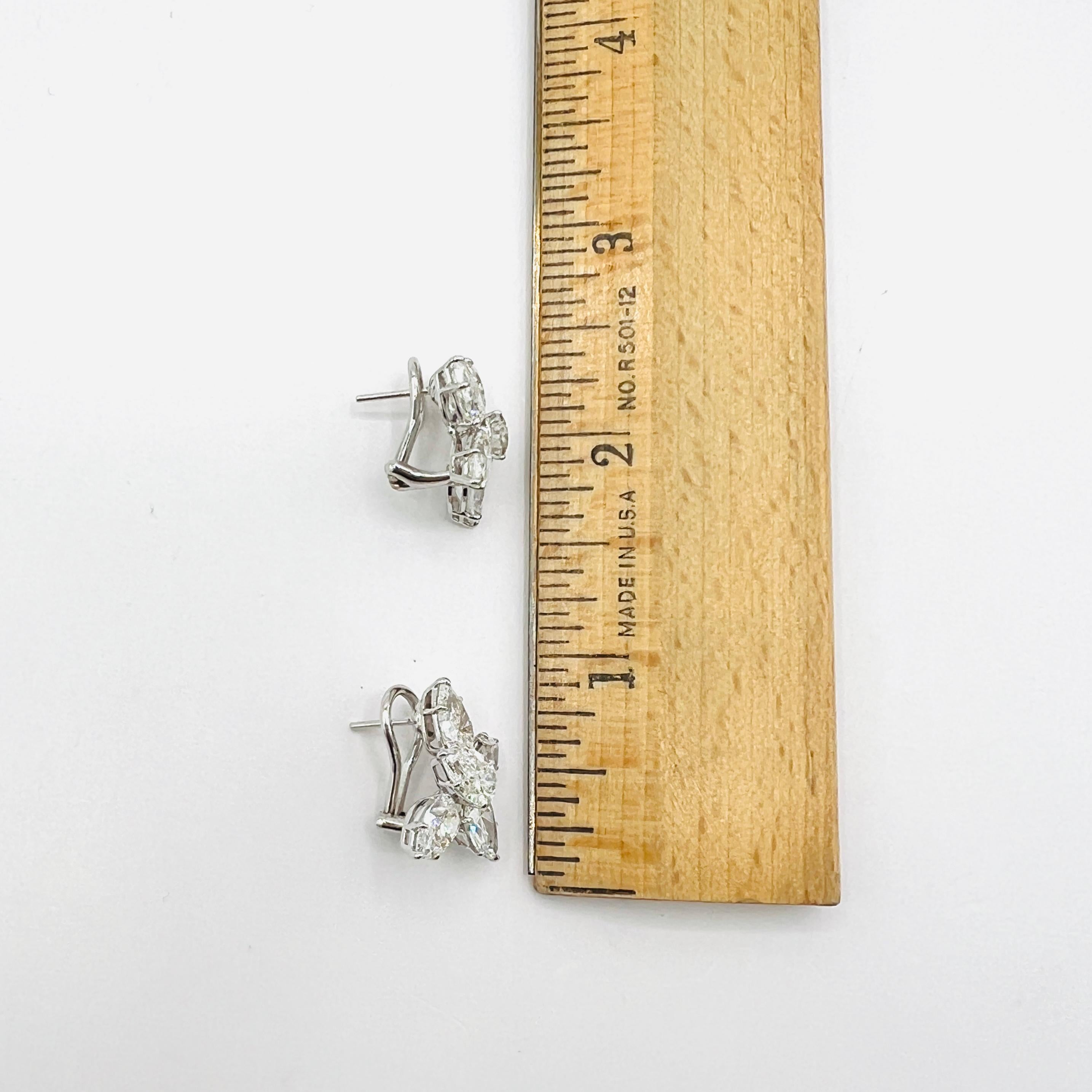 Boucles d'oreilles en or blanc GIA diamant blanc poire 0.90-1 carat chacune Whiting en vente 4