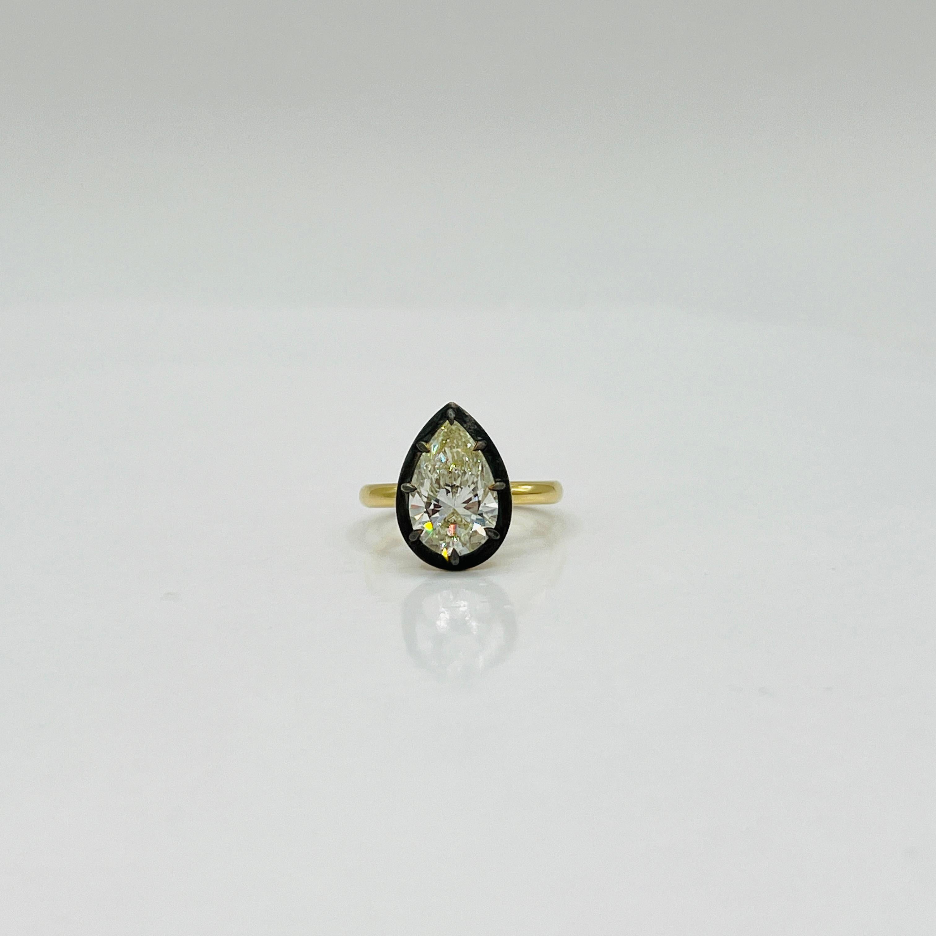GIA White Diamond Pear Shape in Black Rhodium Bezel and 18K Yellow Gold In New Condition For Sale In Los Angeles, CA