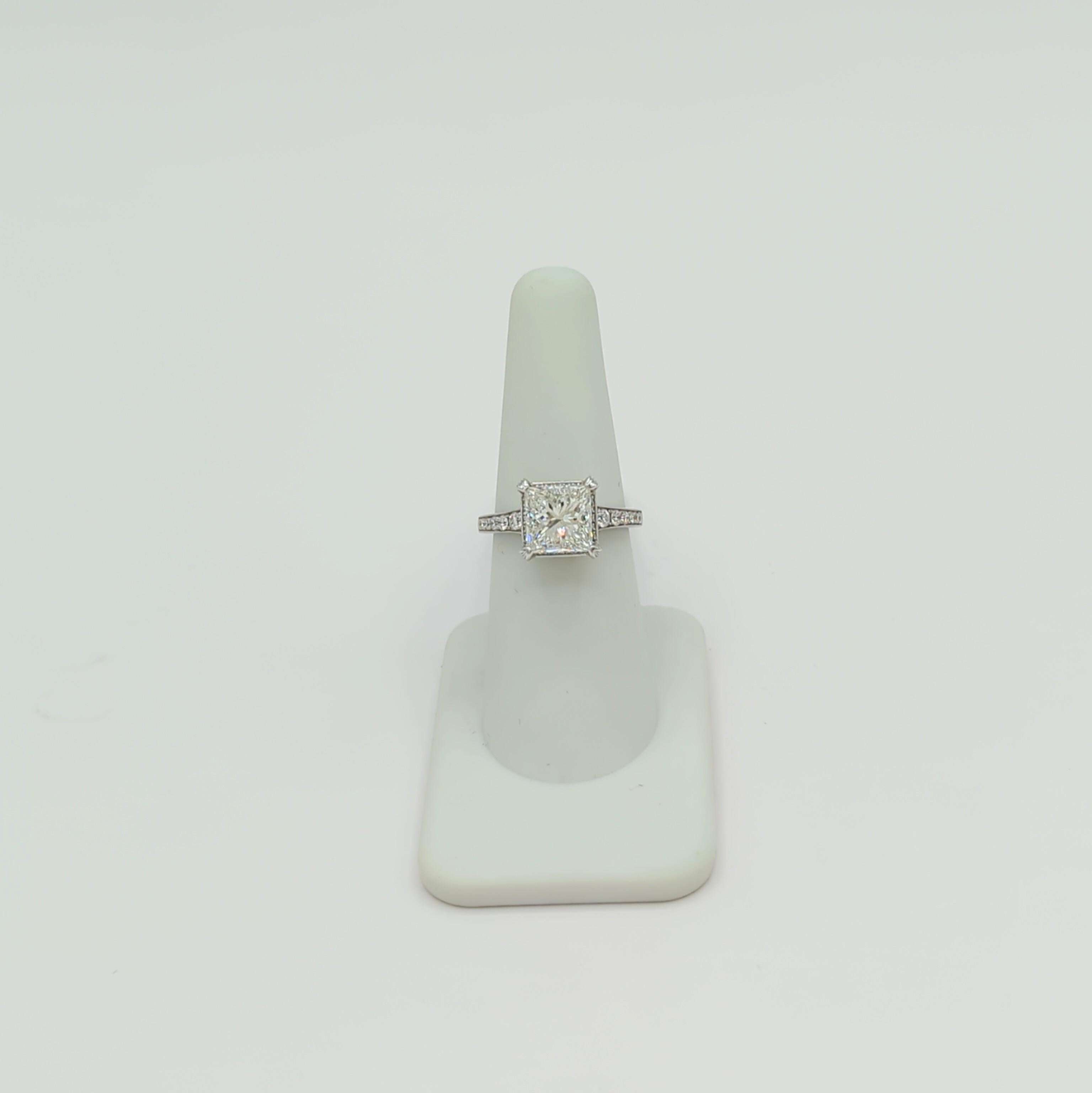 GIA White Diamond Princess Cut Ring in 18K White Gold For Sale 2
