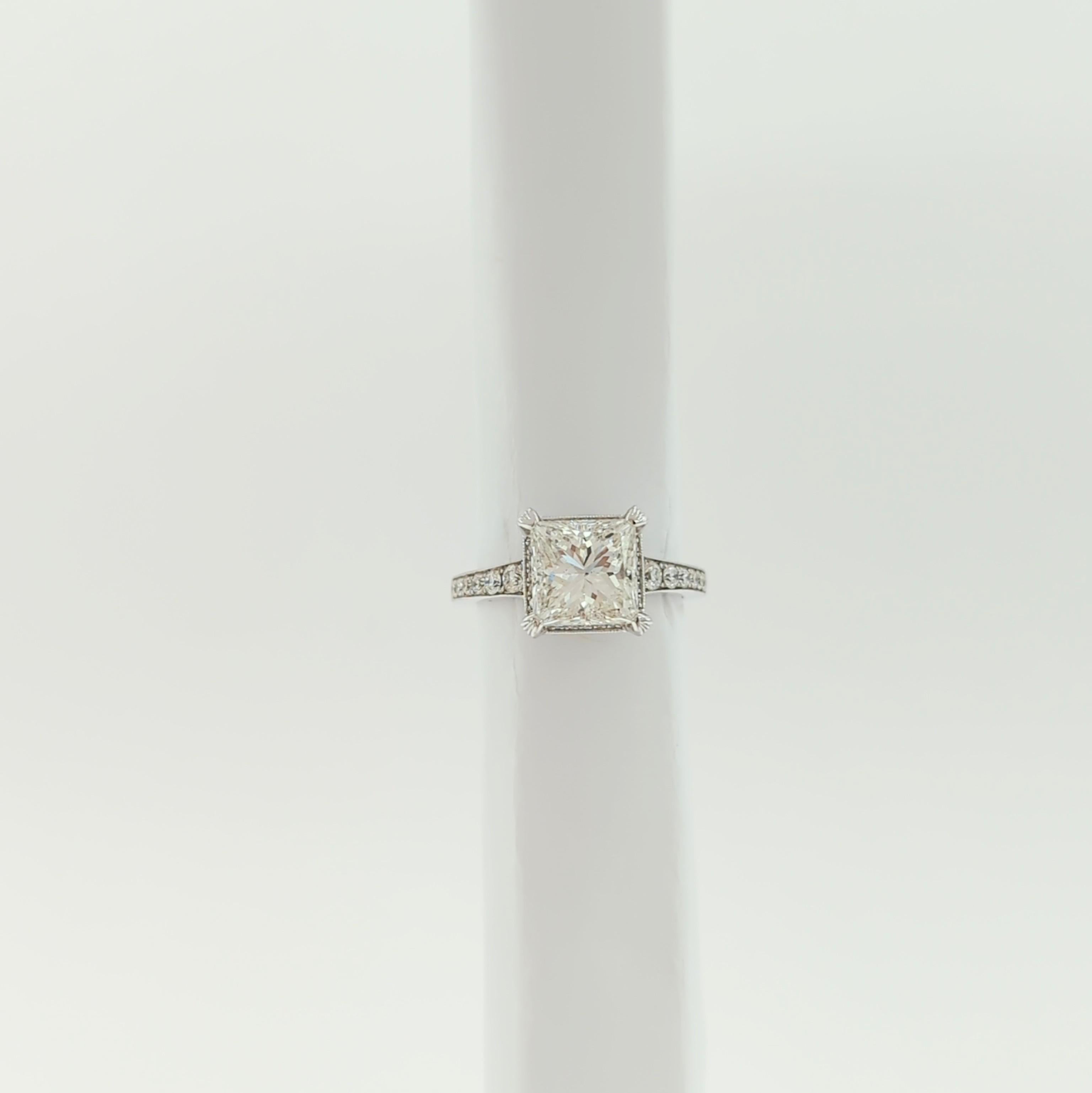 GIA White Diamond Princess Cut Ring in 18K White Gold For Sale 4