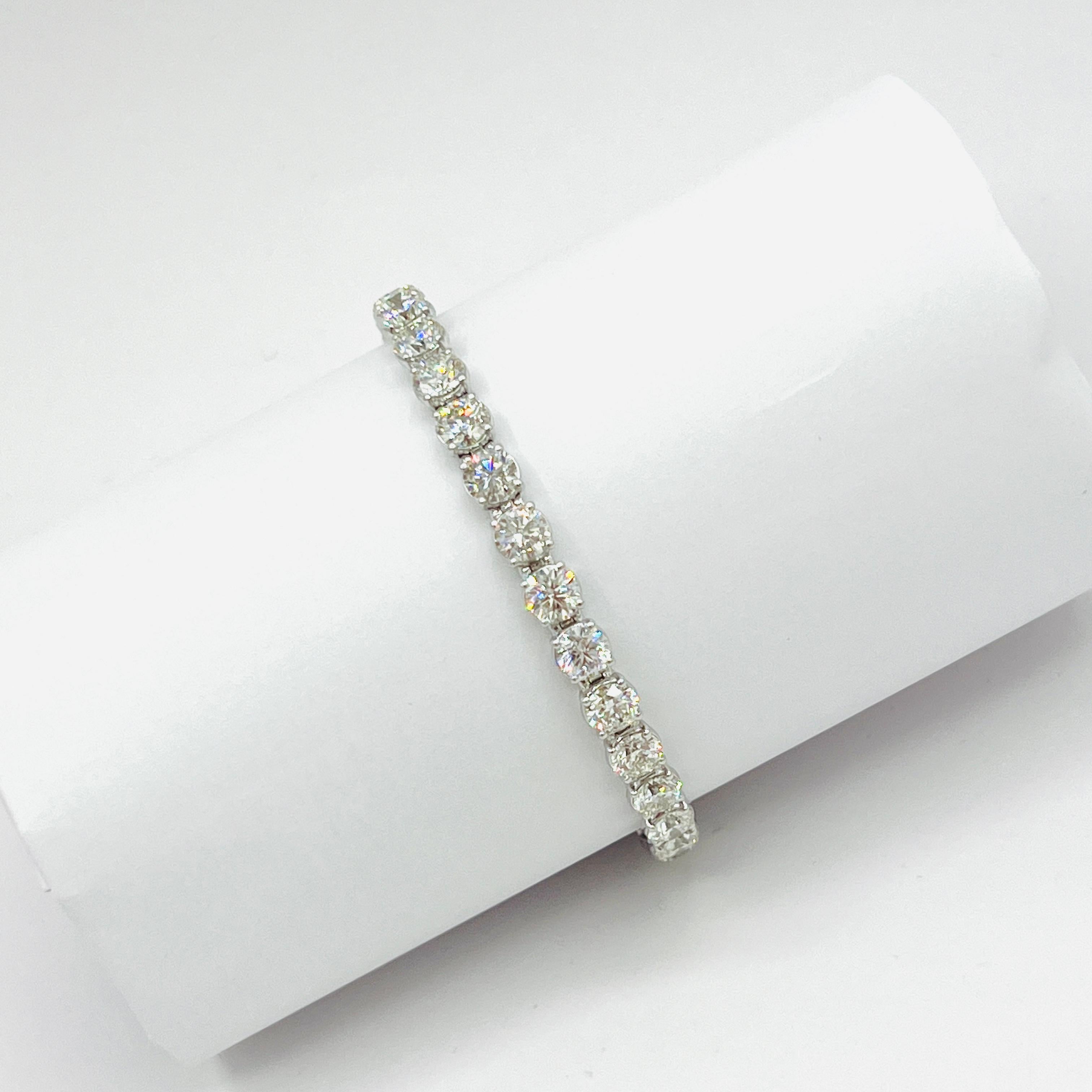 GIA Weißer Diamant Rundes 0,50 Karat jedes Tennisarmband aus 18 Karat Weißgold im Zustand „Neu“ in Los Angeles, CA