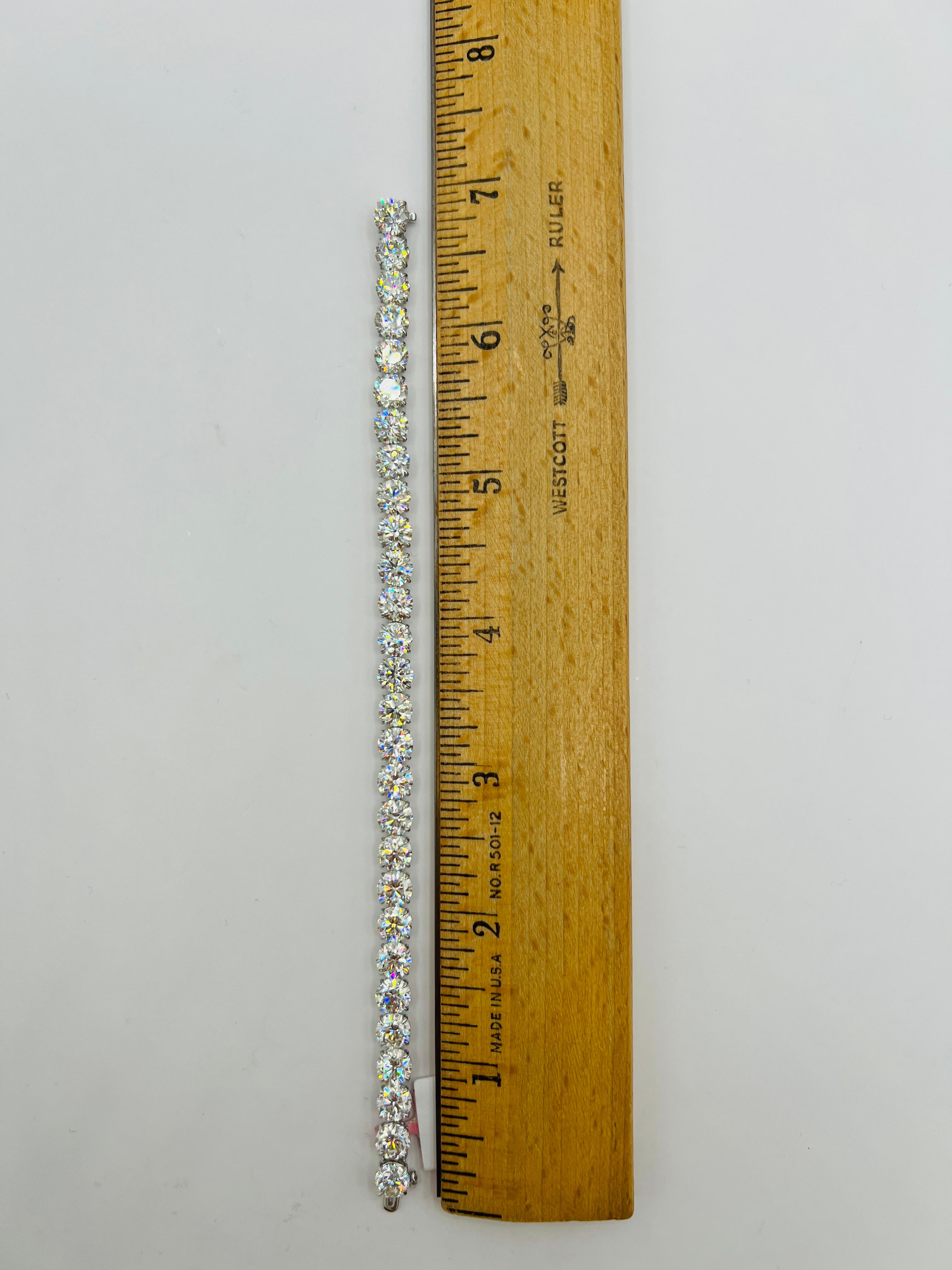 Bracciale tennis con diamanti bianchi tondi GIA da 0,90 carati ciascuno in oro bianco 18 carati in vendita 5