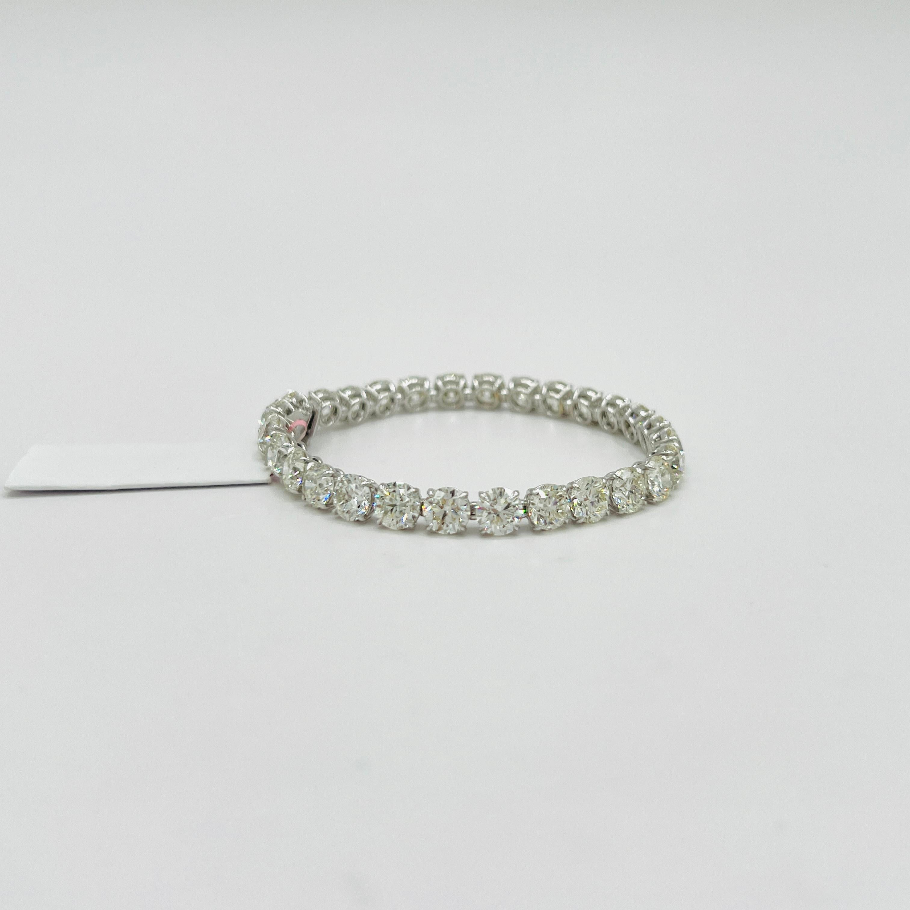 da uomo o donna Bracciale tennis con diamanti bianchi tondi GIA da 0,90 carati ciascuno in oro bianco 18 carati in vendita