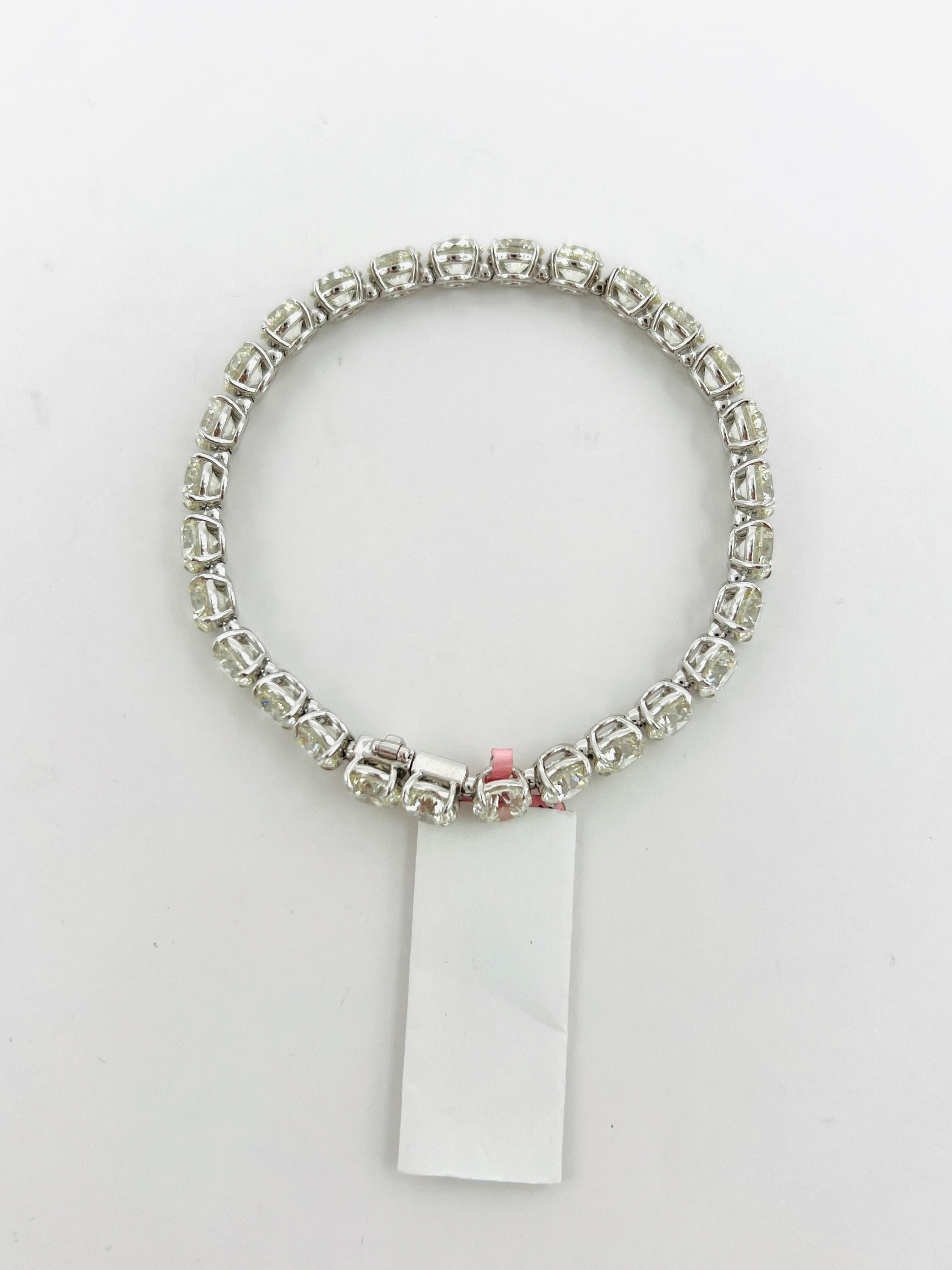 Bracciale tennis con diamanti bianchi tondi GIA da 0,90 carati ciascuno in oro bianco 18 carati in vendita 1