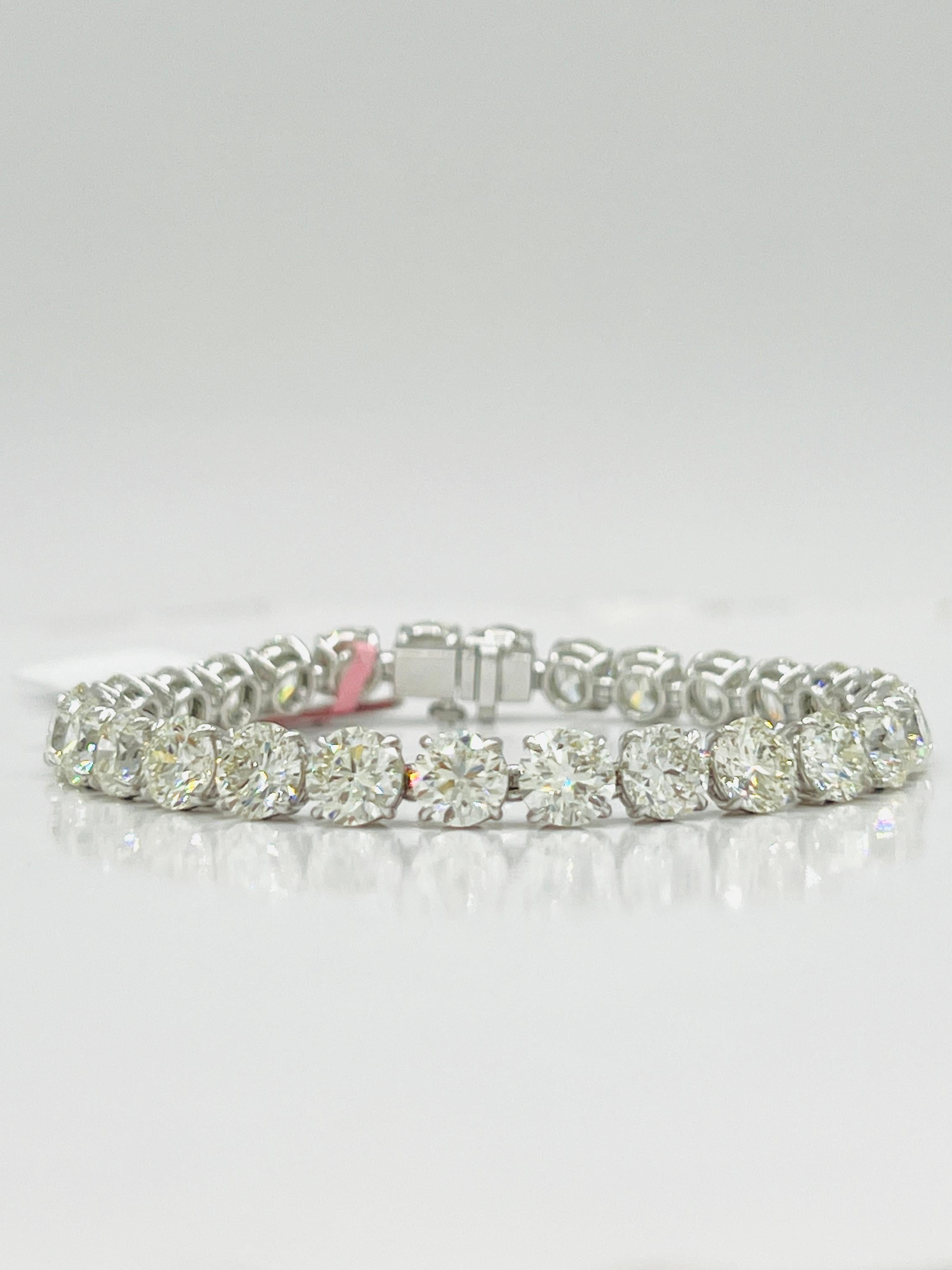 Bracciale tennis con diamanti bianchi tondi GIA da 0,90 carati ciascuno in oro bianco 18 carati in vendita 4