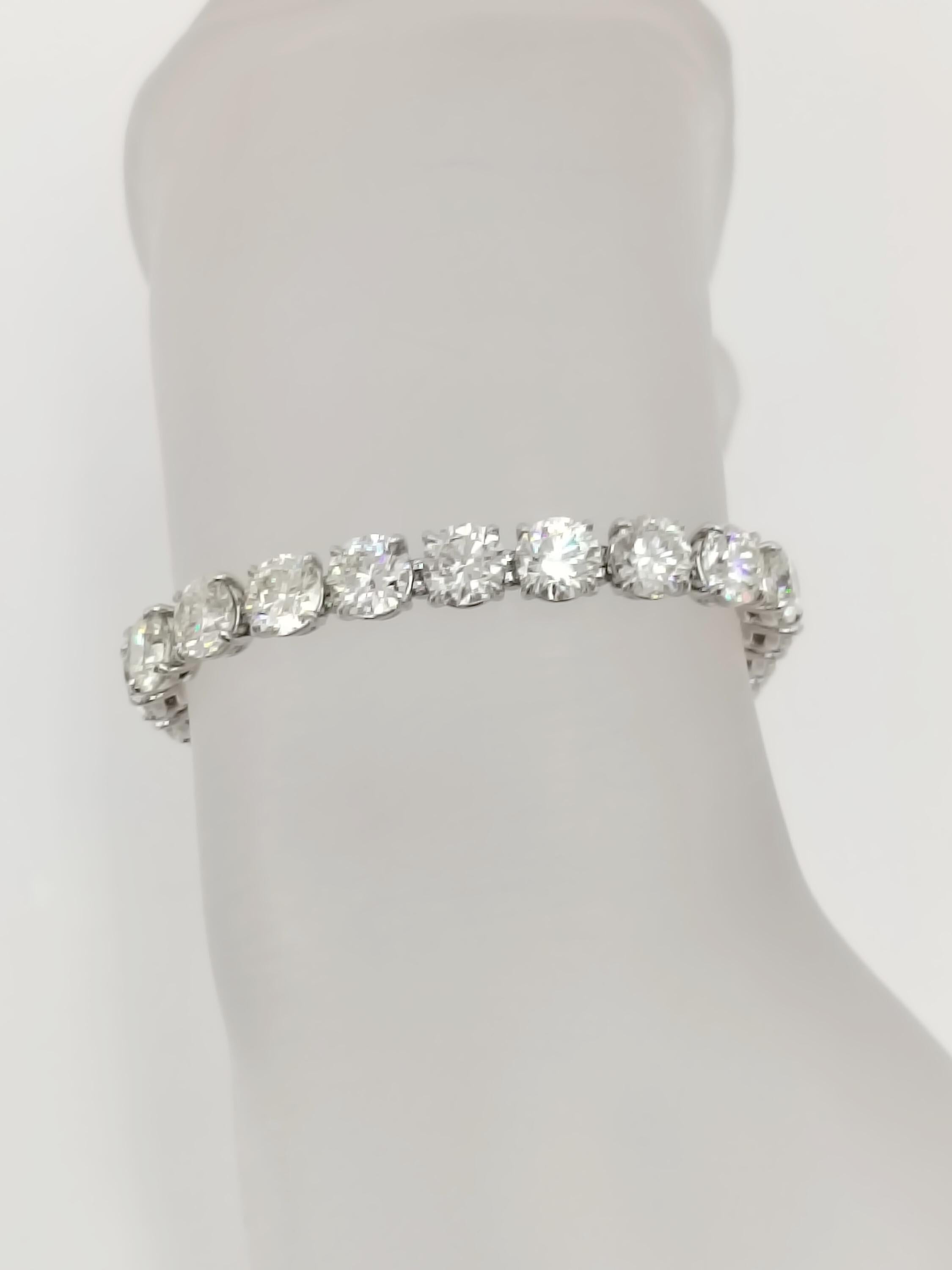 GIA White Diamond Round 1 Carat Each Tennis Bracelet  in 18K White Gold In New Condition For Sale In Los Angeles, CA