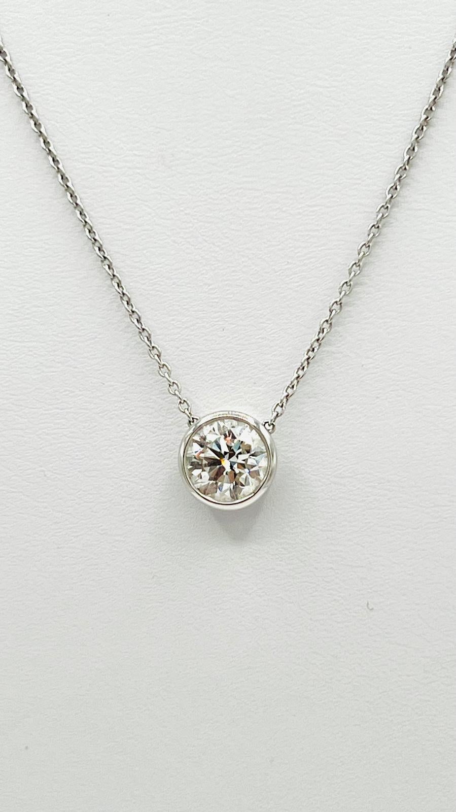 Round Cut GIA White Diamond Round 2.50 ct Bezel Pendant Necklace in Platinum For Sale