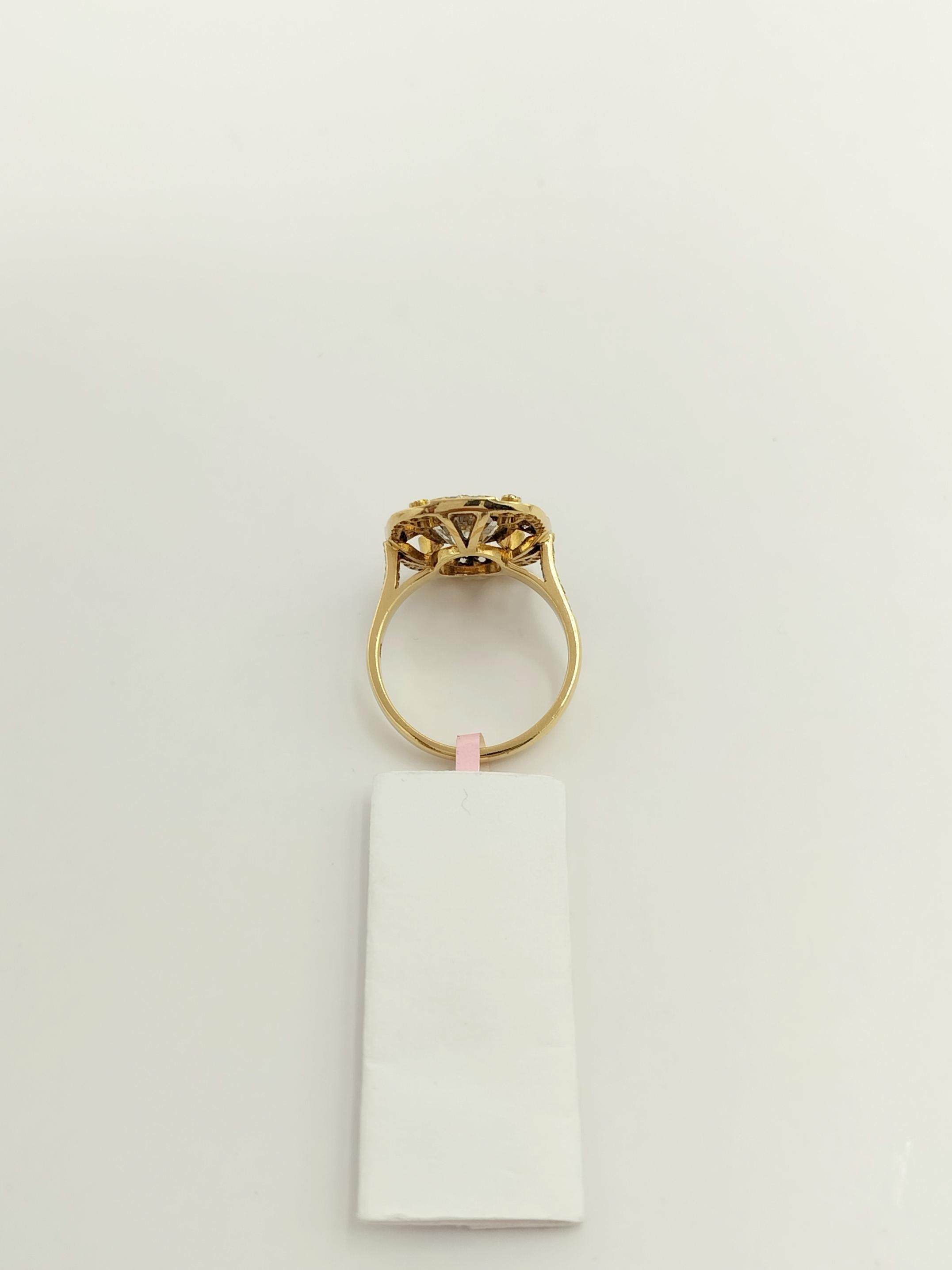 GIA White Diamond Round Design Ring in 18K Yellow Gold For Sale 2