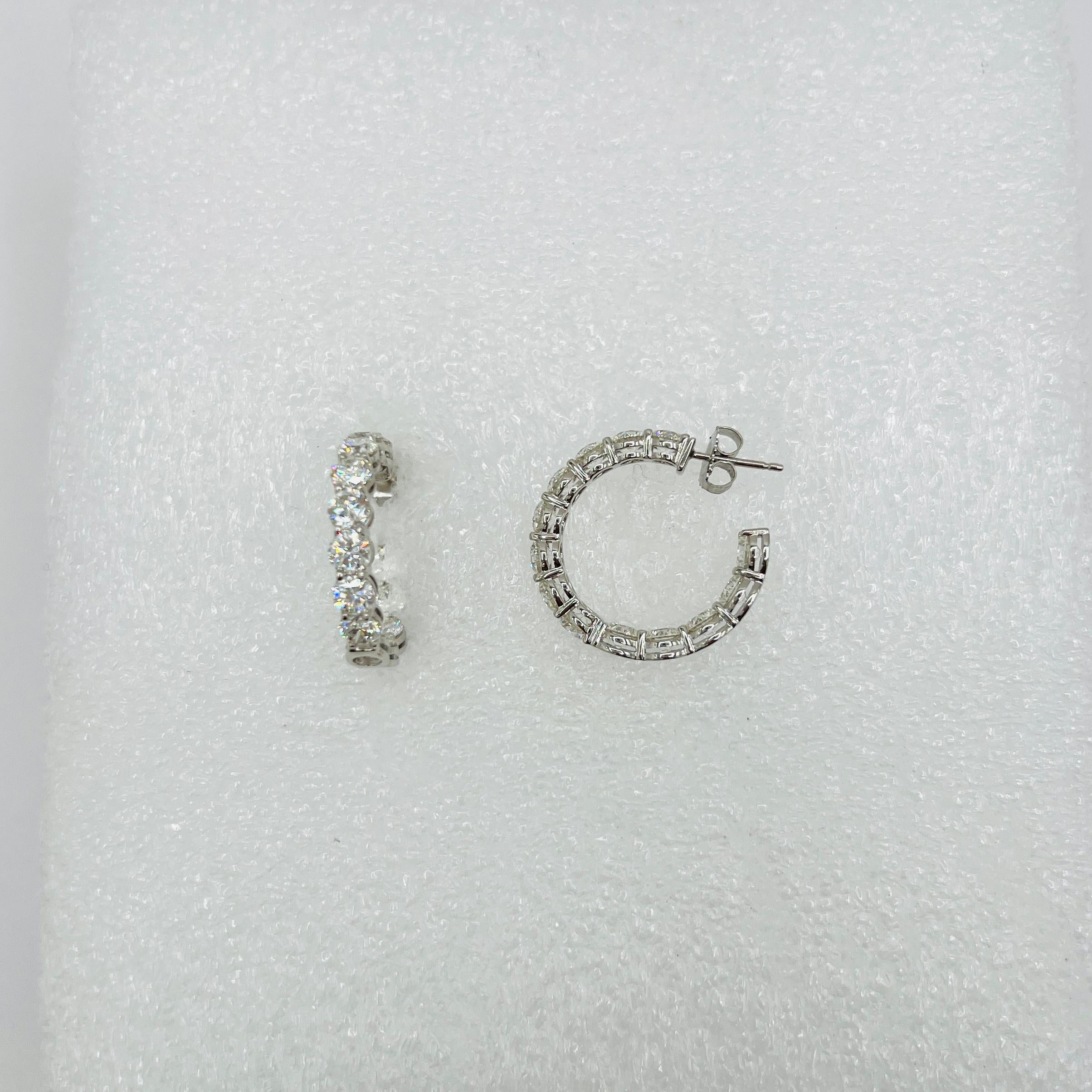 Beautiful 7.80 ct. I VVS-VS white diamond rounds.  Total of 26 stones, each one is 0.30 ct.  Handmade in 18k white gold.  Each stone comes with a GIA certificate.