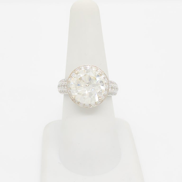 GIA White Diamond Round Ring in 18k White Gold For Sale at 1stDibs