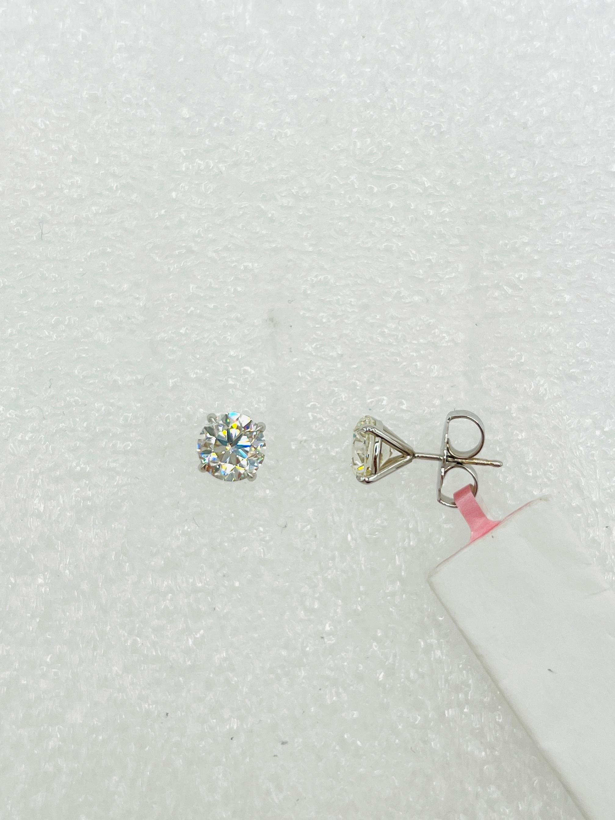 GIA White Diamond Round Stud Earrings in 18K White Gold For Sale 2