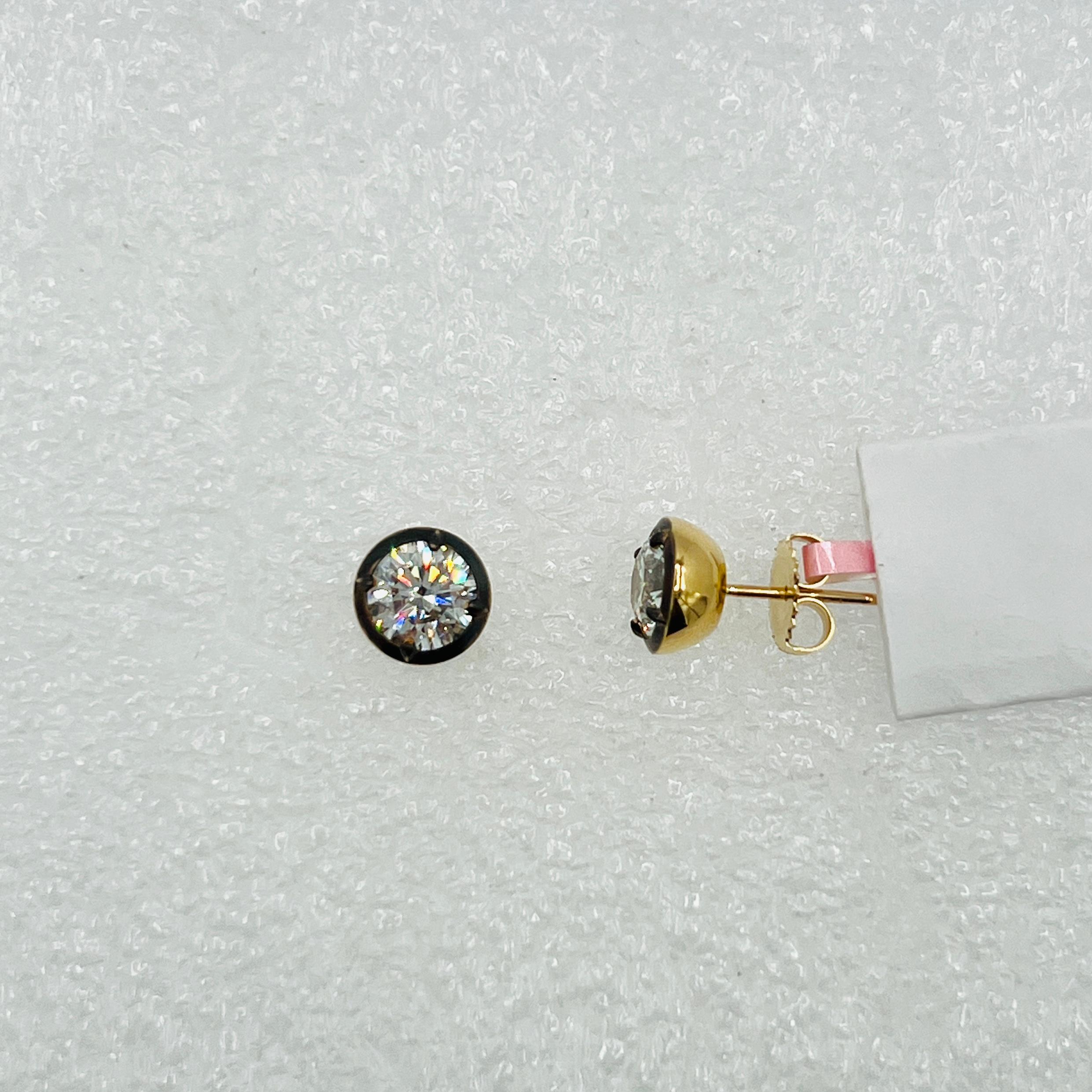 Orecchini a perno con diamante bianco GIA in rodio nero e oro giallo 18K in vendita 1