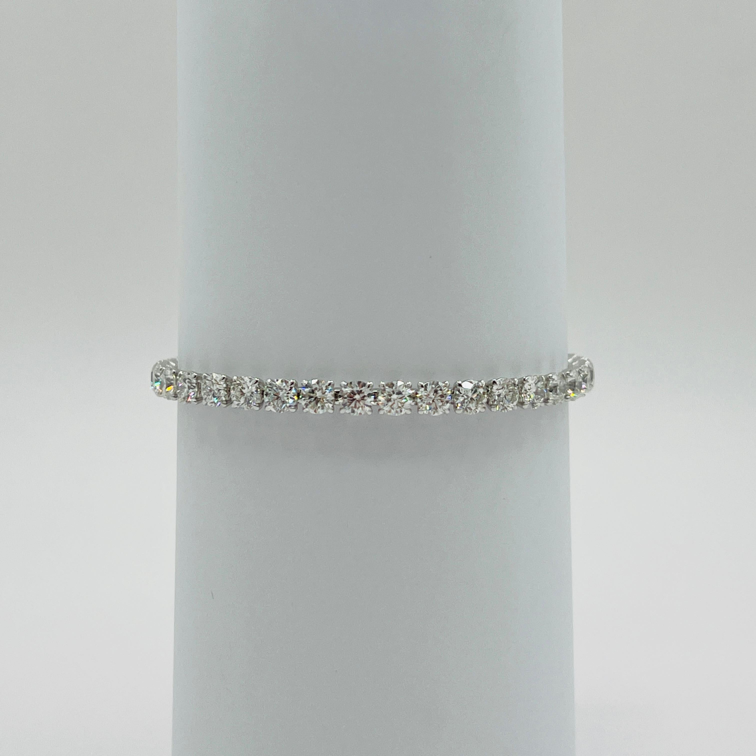 Bracciale tennis con diamanti bianchi rotondi GIA in oro bianco 18 carati In condizioni Nuovo in vendita a Los Angeles, CA