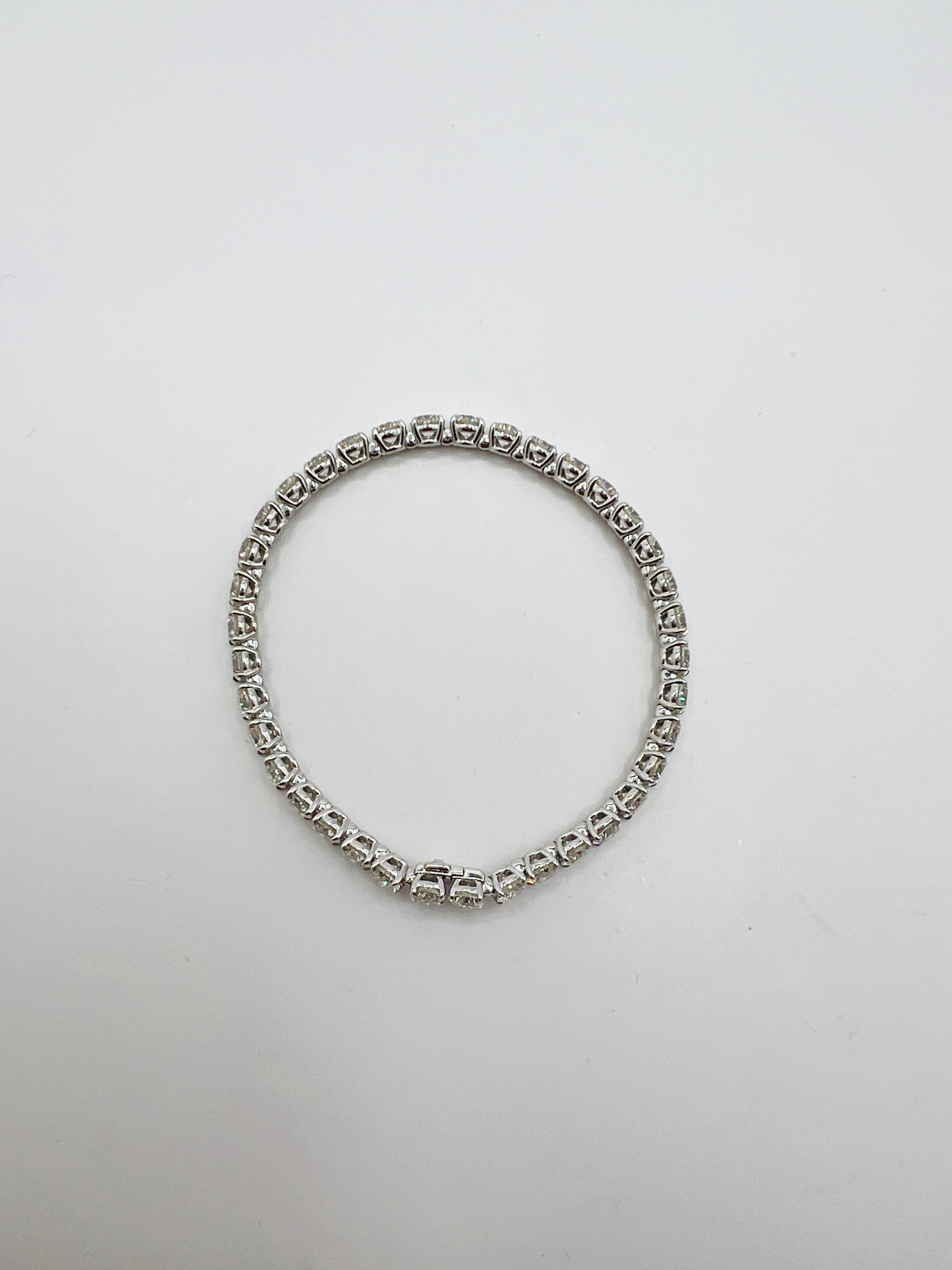 Women's or Men's GIA White Diamond Round Tennis Bracelet in 18K White Gold