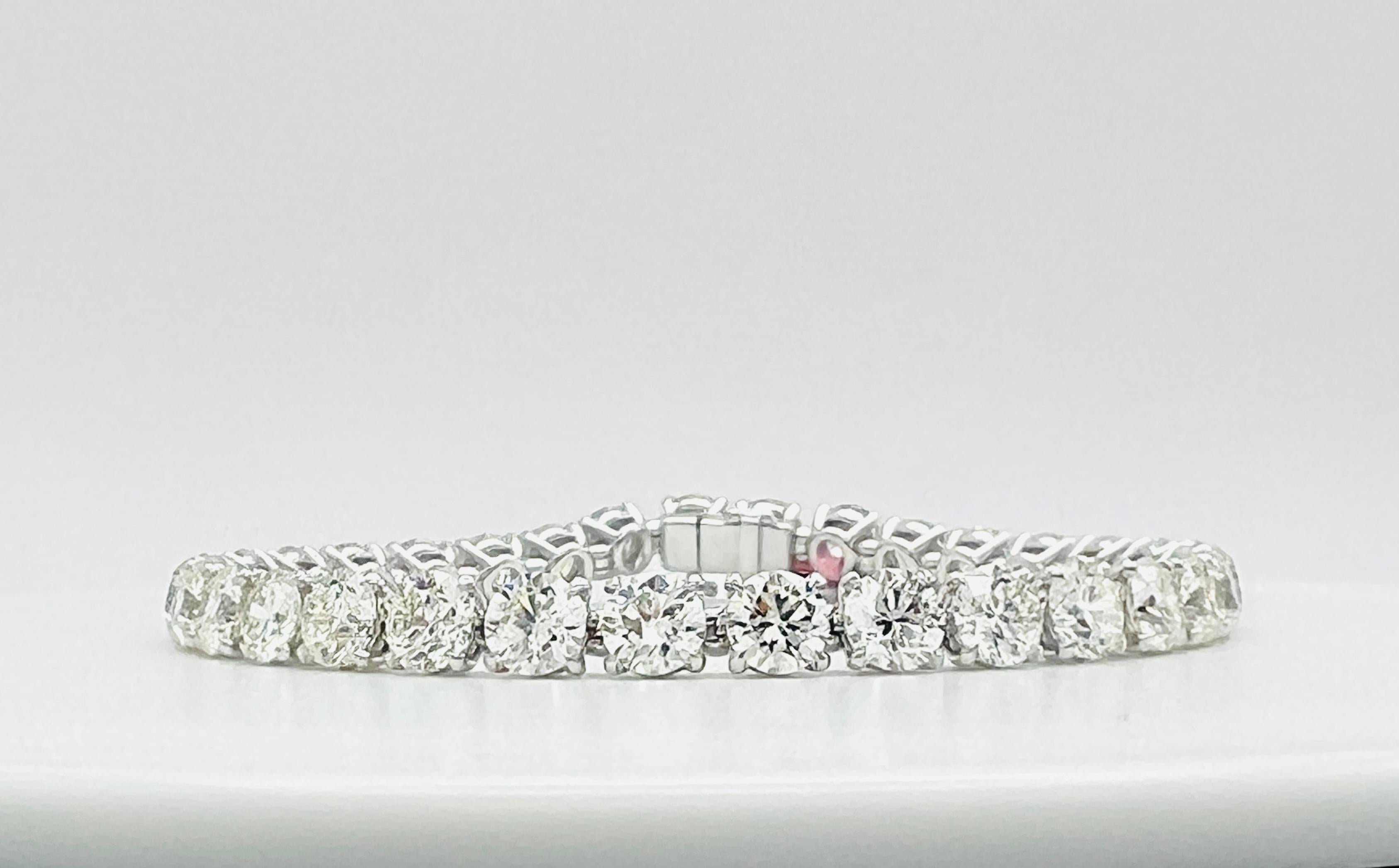 da uomo o donna Bracciale tennis con diamanti bianchi rotondi GIA in oro bianco 18 carati in vendita