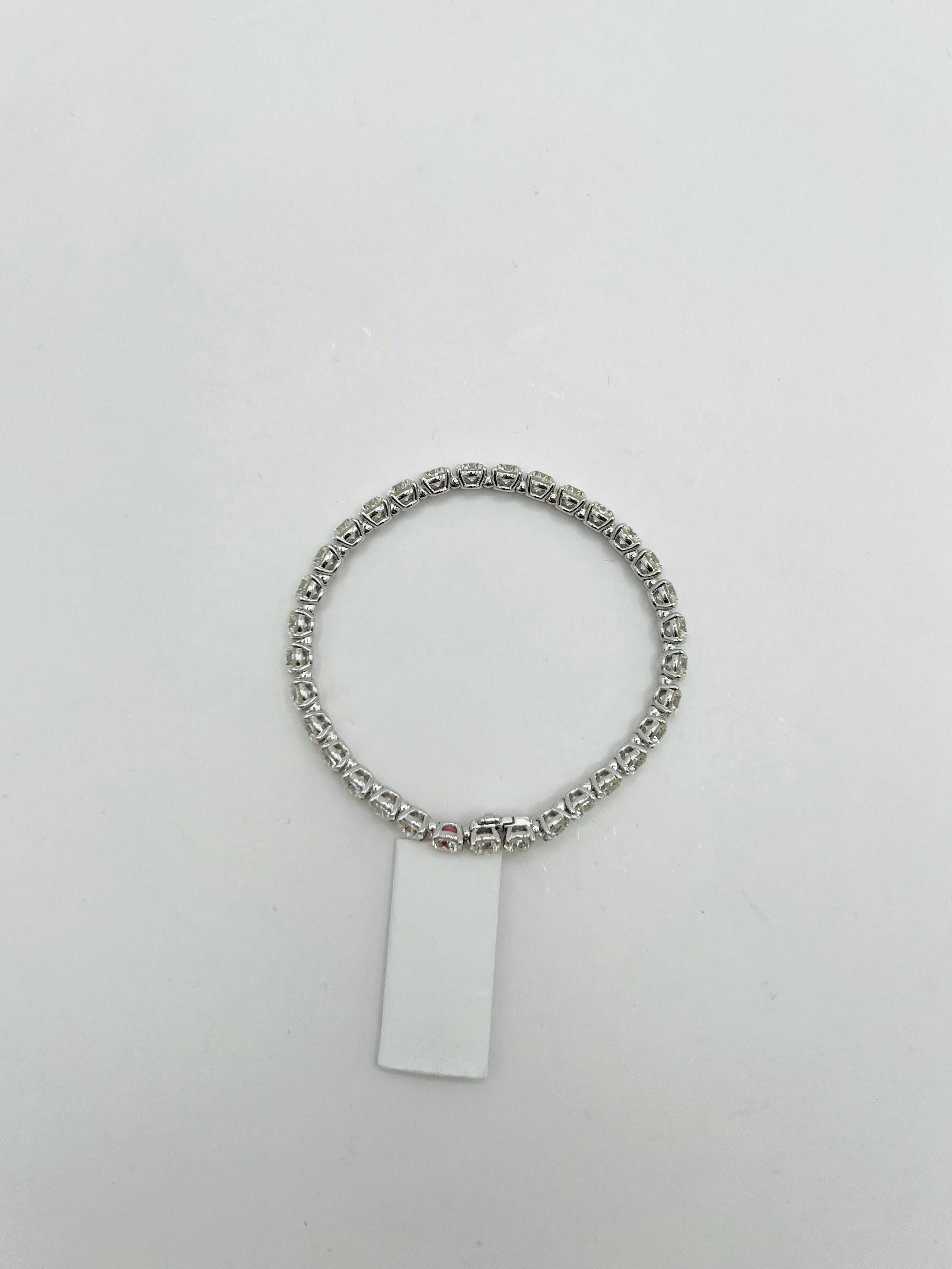 Bracciale tennis con diamanti bianchi rotondi GIA in oro bianco 18 carati in vendita 3