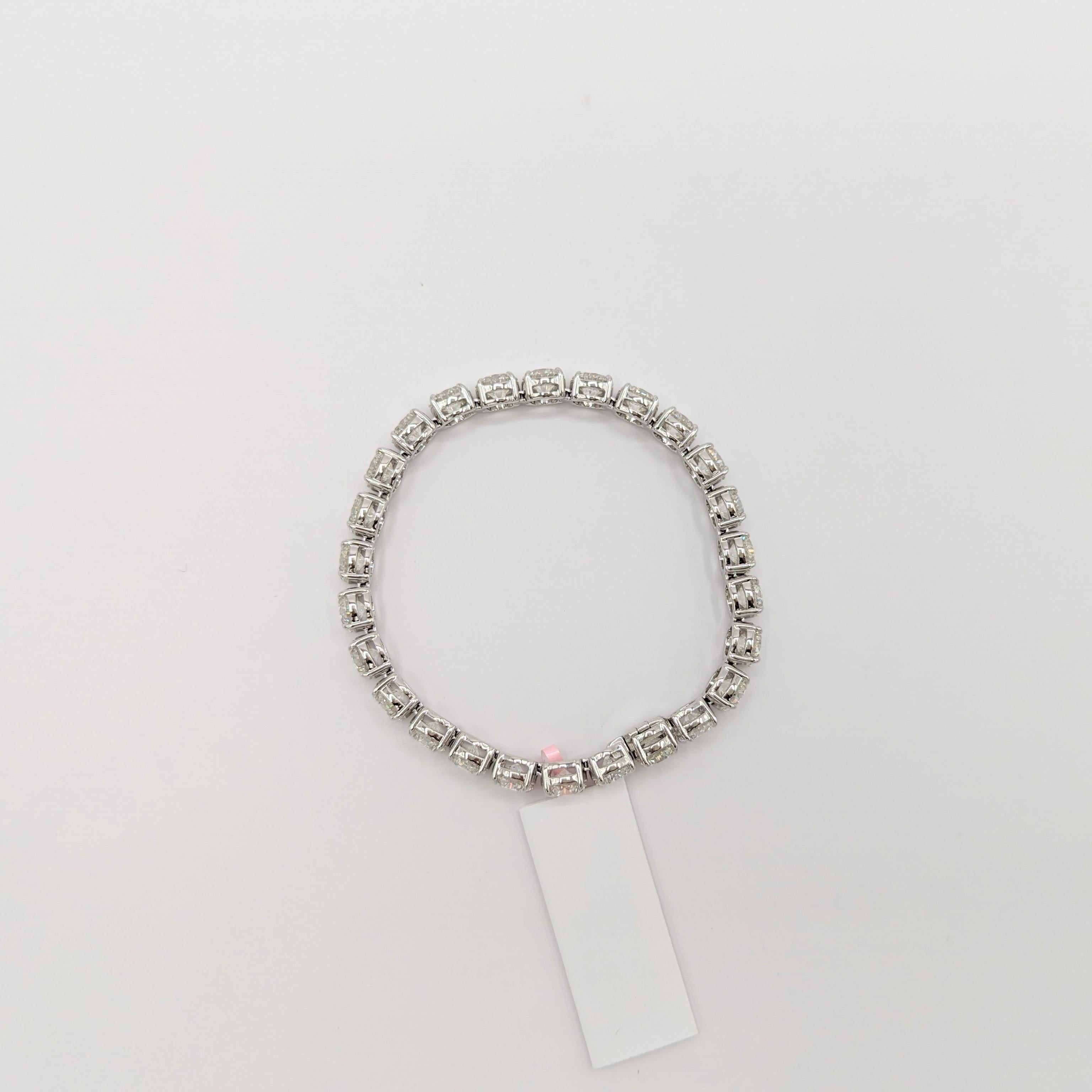 GIA White Diamond Round Tennis Bracelet in Platinum In New Condition For Sale In Los Angeles, CA