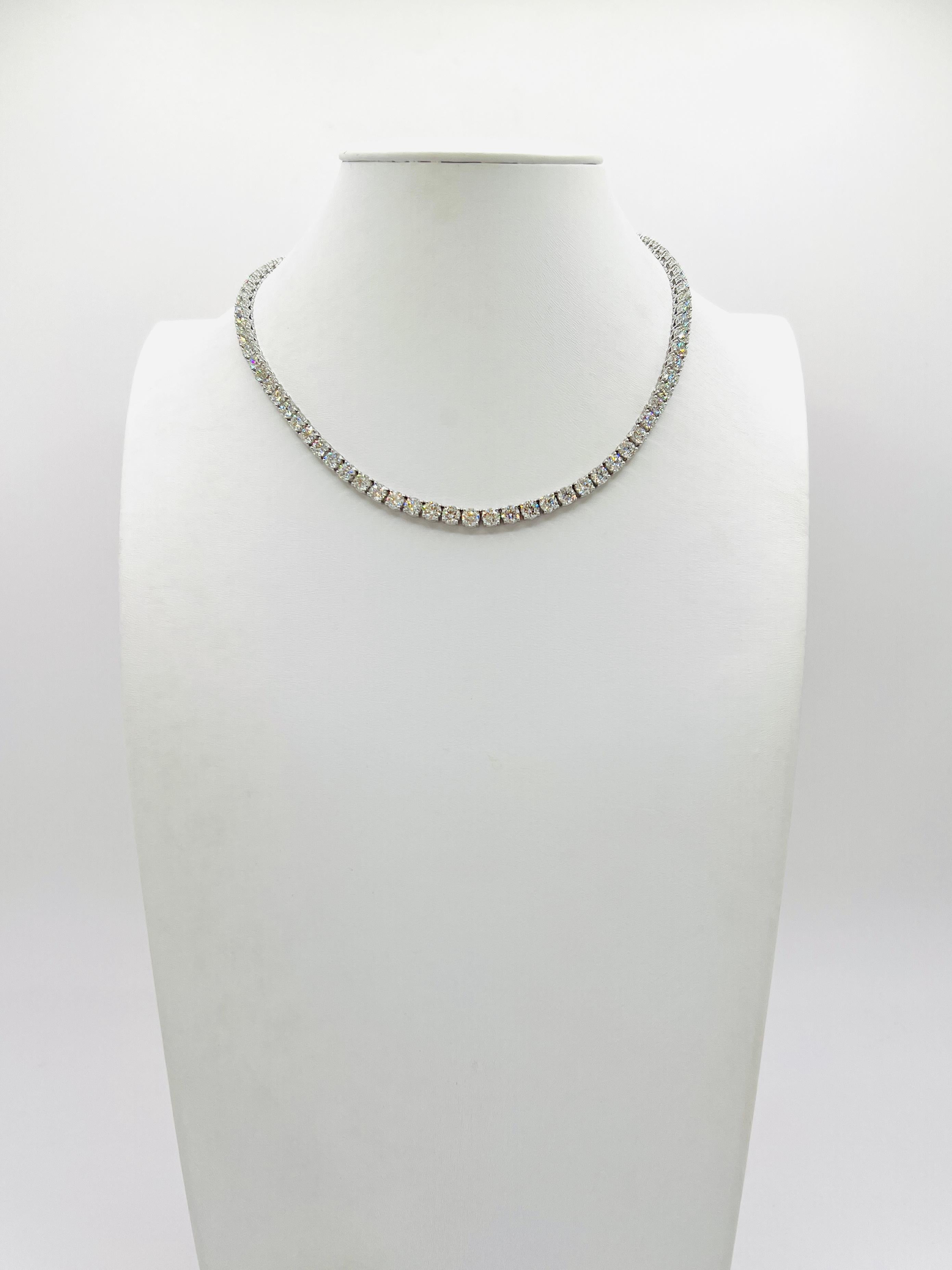 GIA White Diamond Round Tennis Necklace in 18K White Gold In New Condition For Sale In Los Angeles, CA