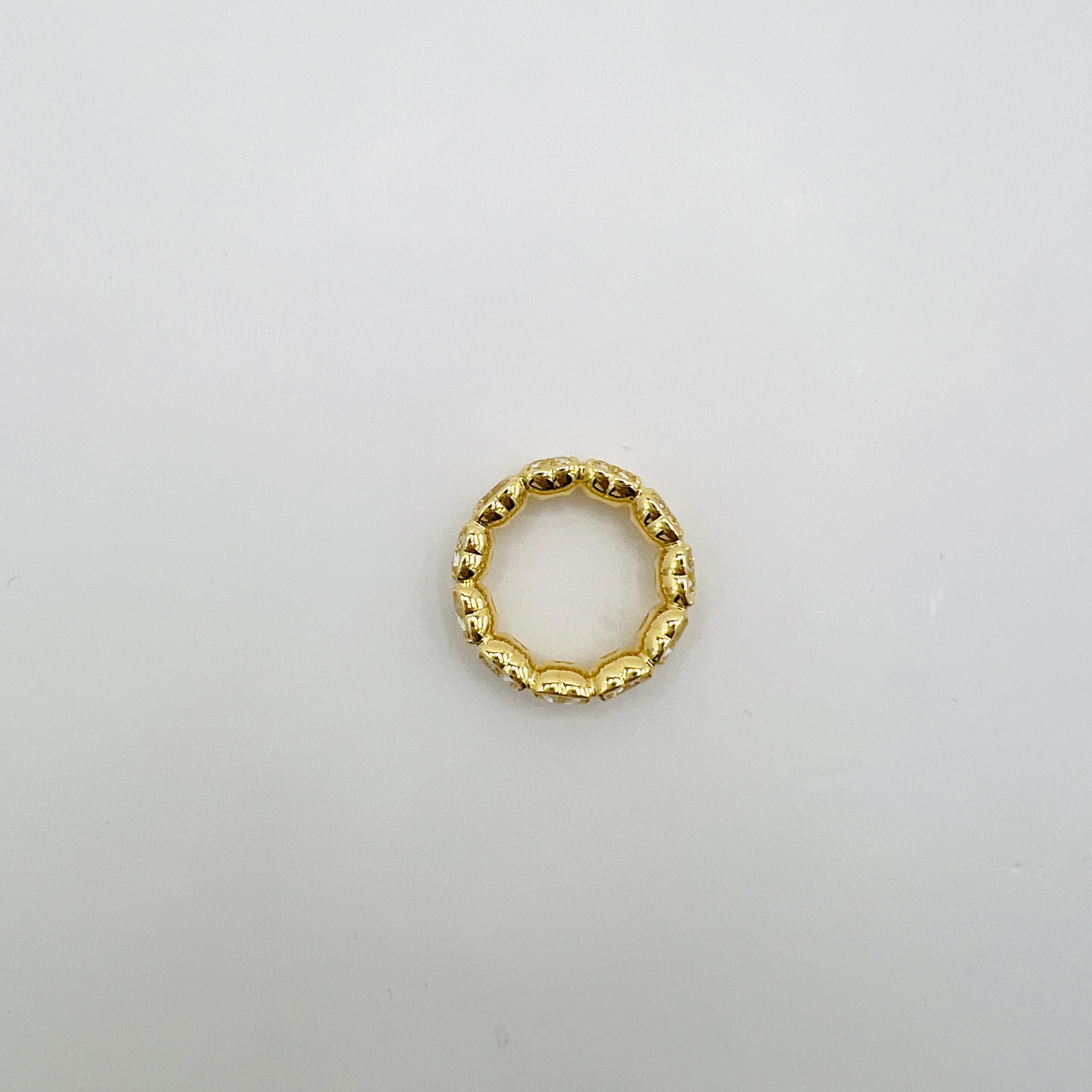 GIA Yellow Diamond Heart 1 Carat Each Eternity Band Ring in 18K Yellow Gold For Sale 2