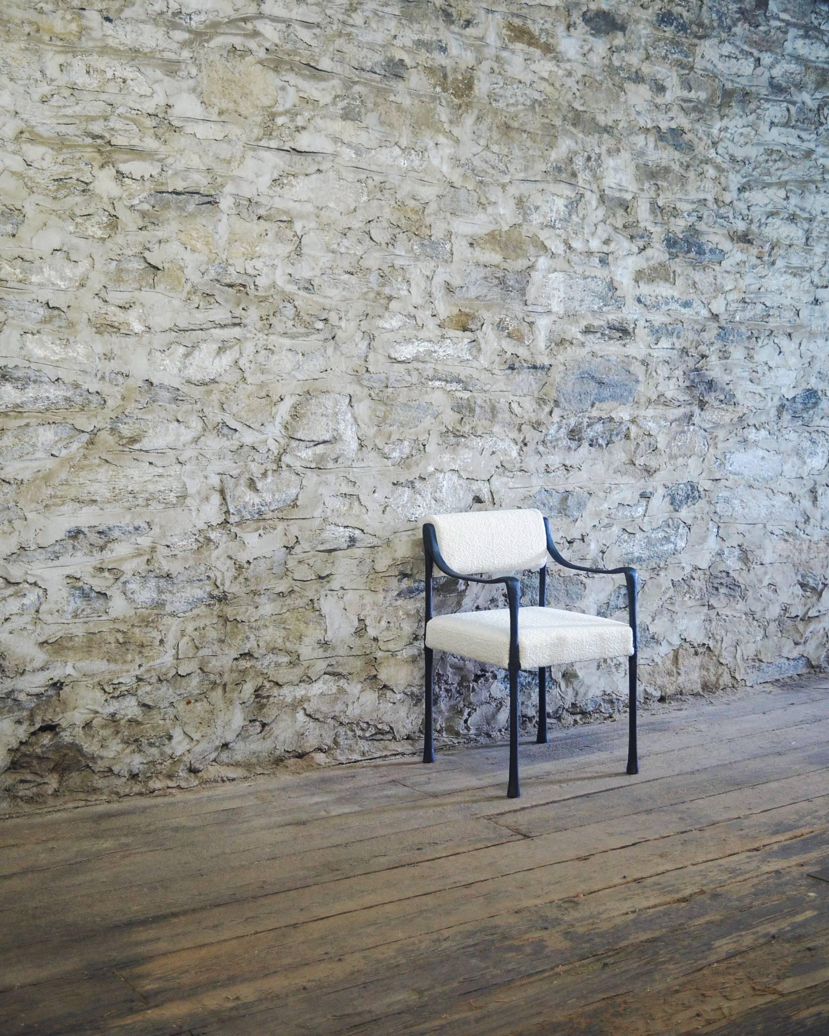 Moderne Giac Side/Dining Chair with Aluminum Hand-Patinated Frame Contemporary Seating (Chaise d'appoint/salle à manger avec structure en aluminium patinée à la main) en vente