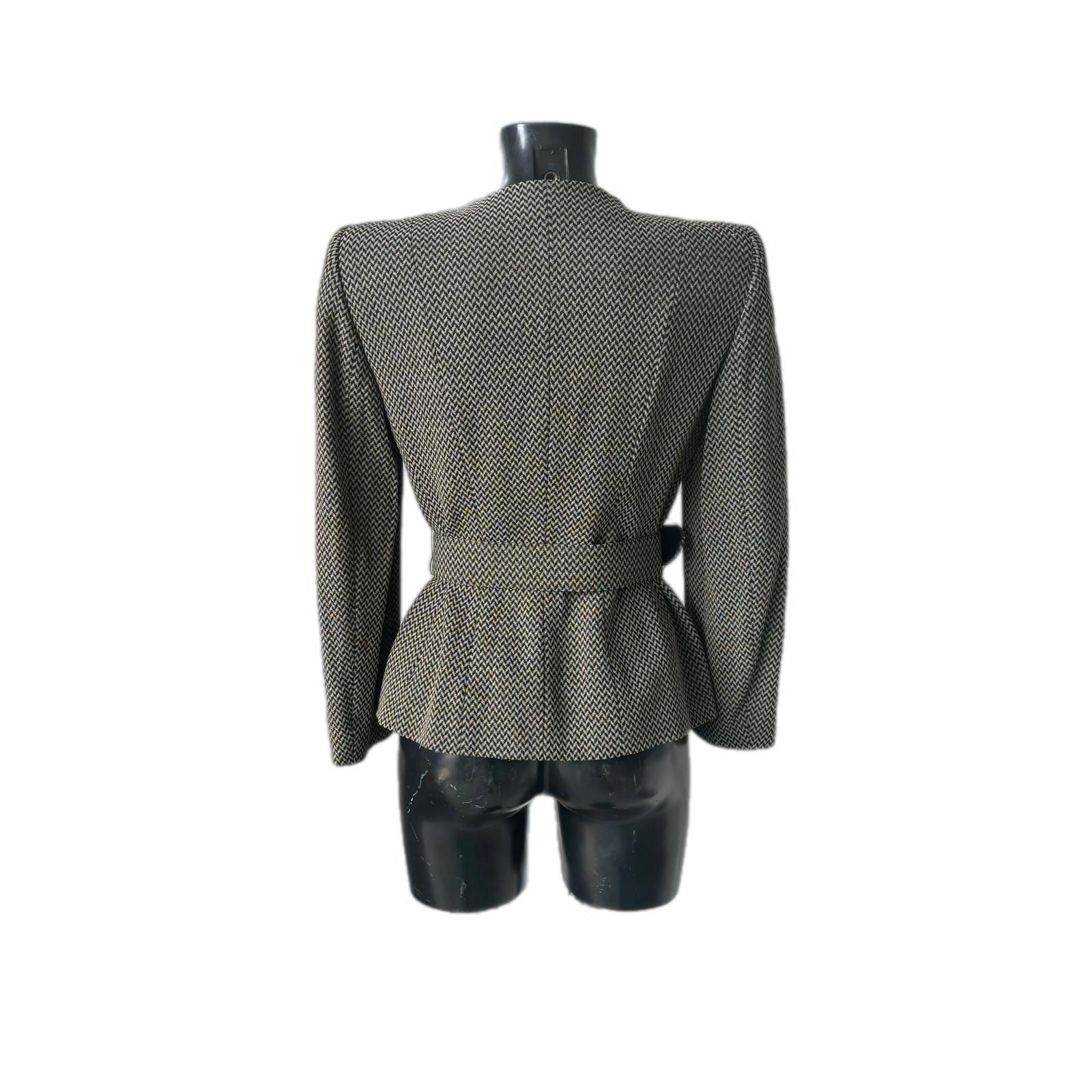 Black Giorgio Armani jacket with belt like new For Sale