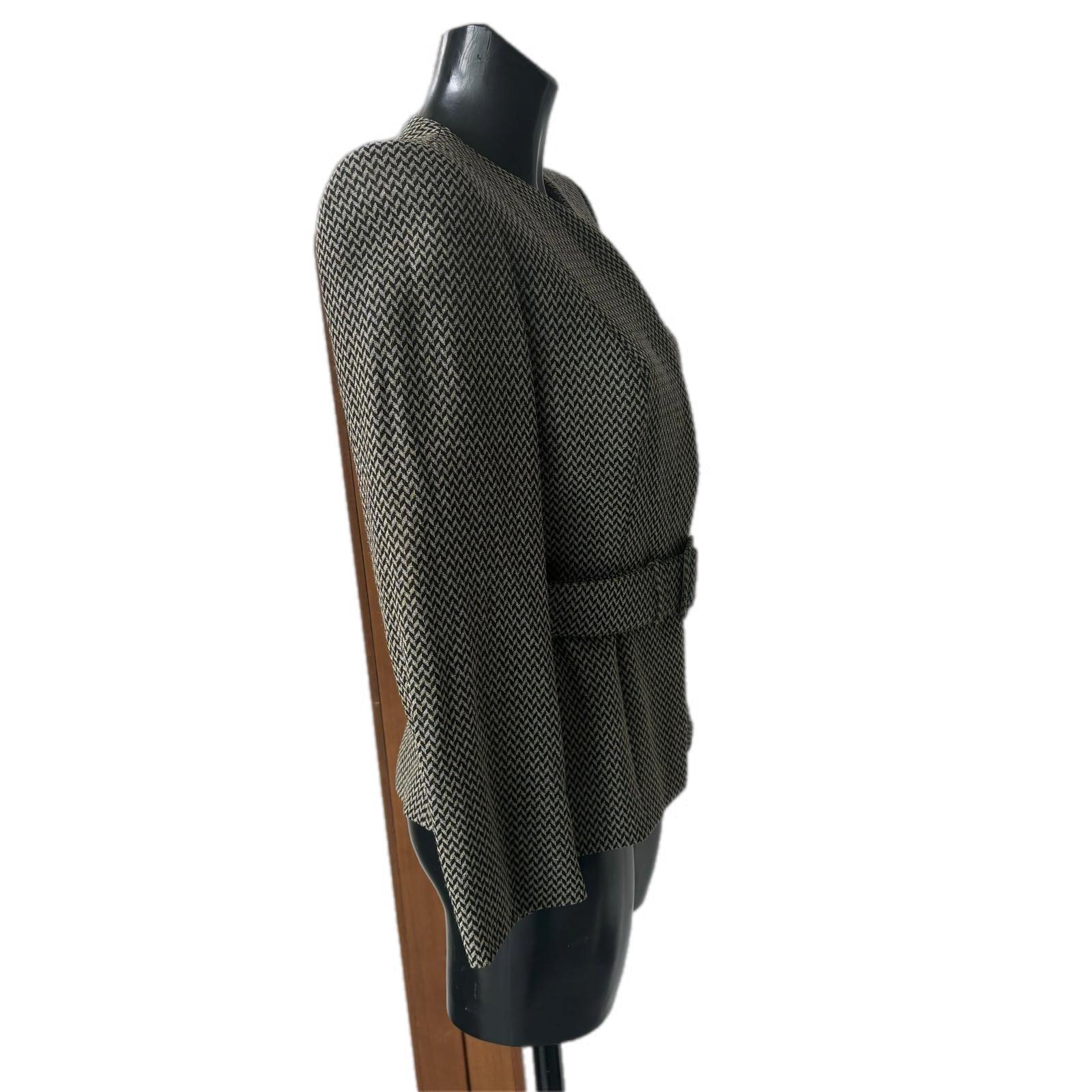 Giorgio Armani jacket with belt like new In Excellent Condition For Sale In Basaluzzo, IT