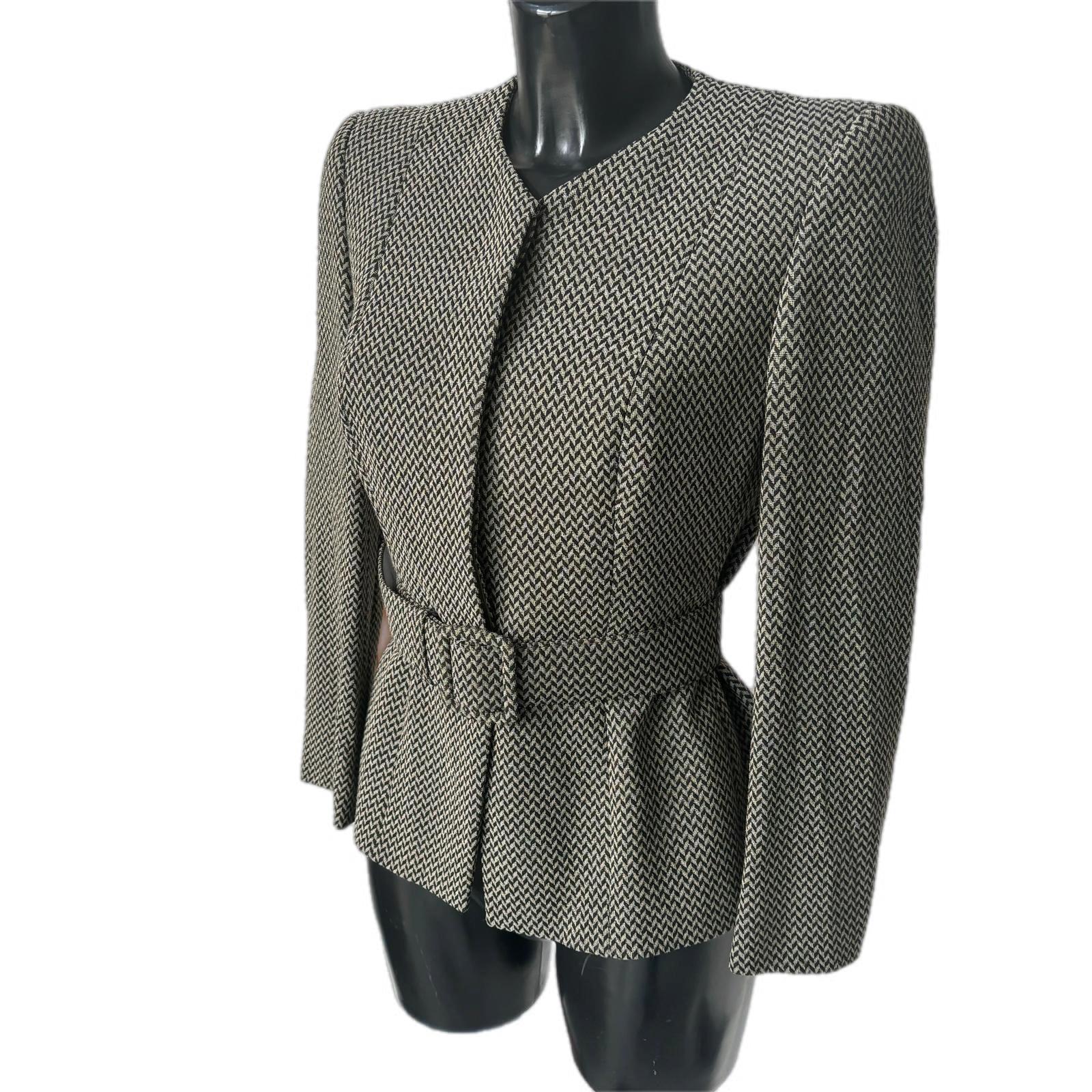 Women's Giorgio Armani jacket with belt like new For Sale