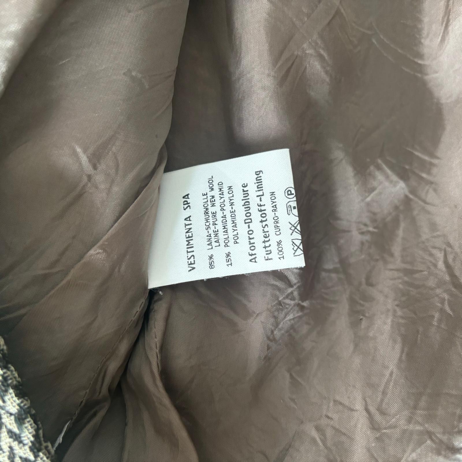 Giorgio Armani jacket with belt like new For Sale 3