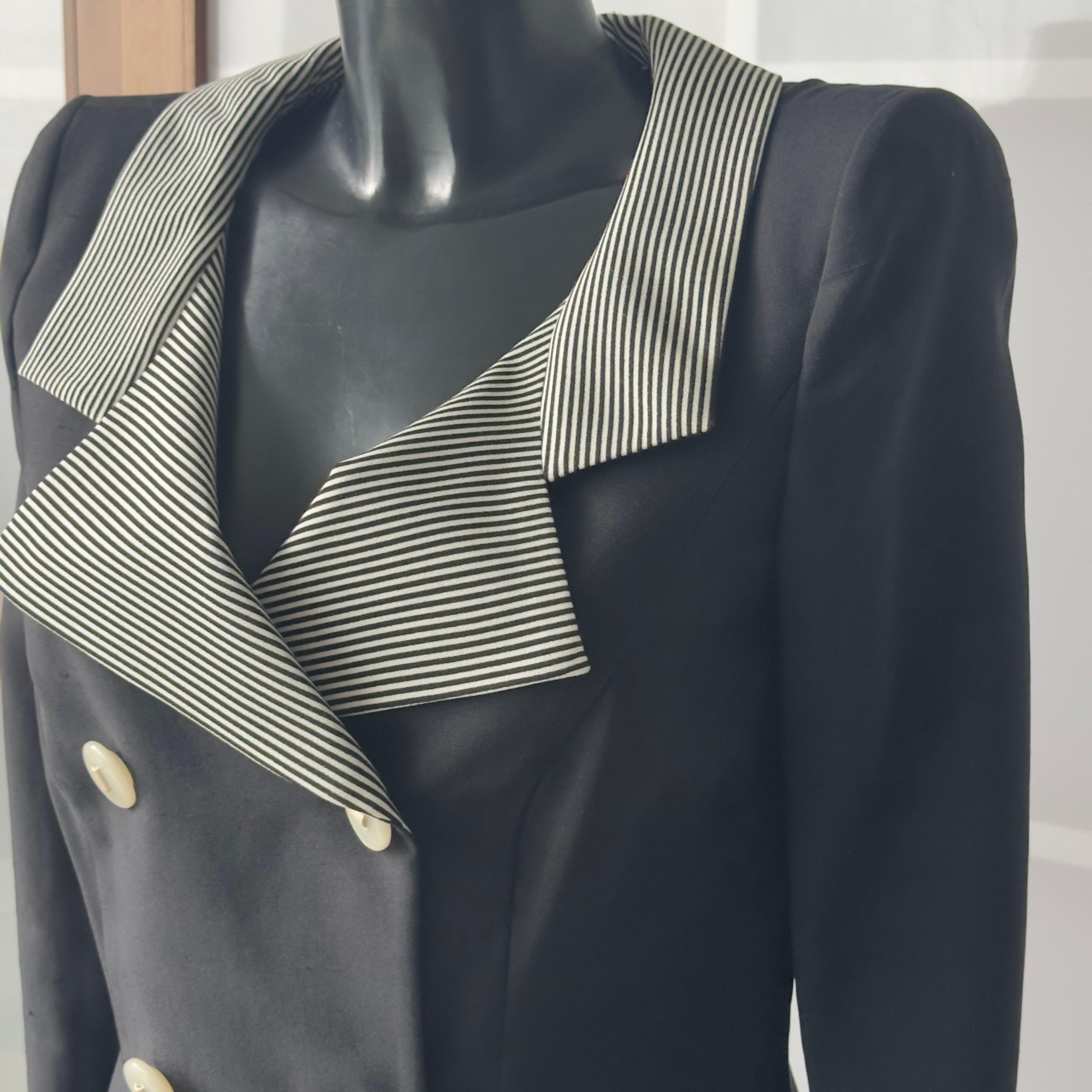Giorgio Armani silk jacket In Excellent Condition For Sale In Basaluzzo, IT