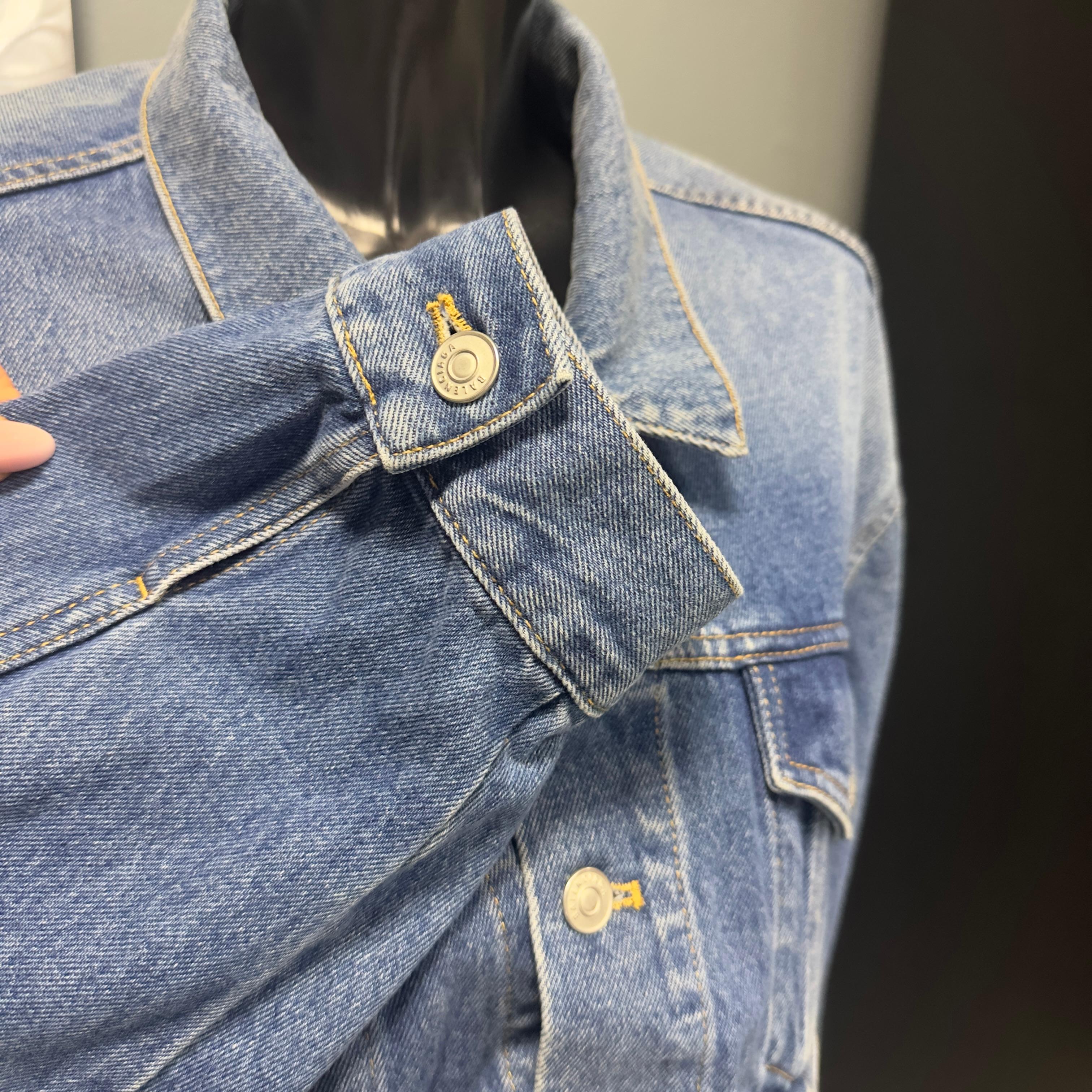 Giacca in denim Balenciaga pari al nuovo in vendita 3