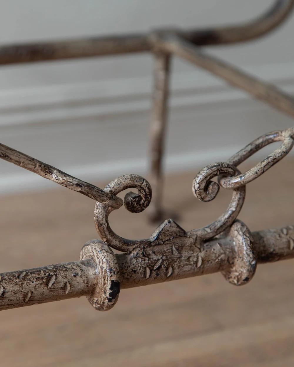 Mesa baja Giacometti de bronce y hierro Etrucsan de Paul Ferrante Brutalista en venta