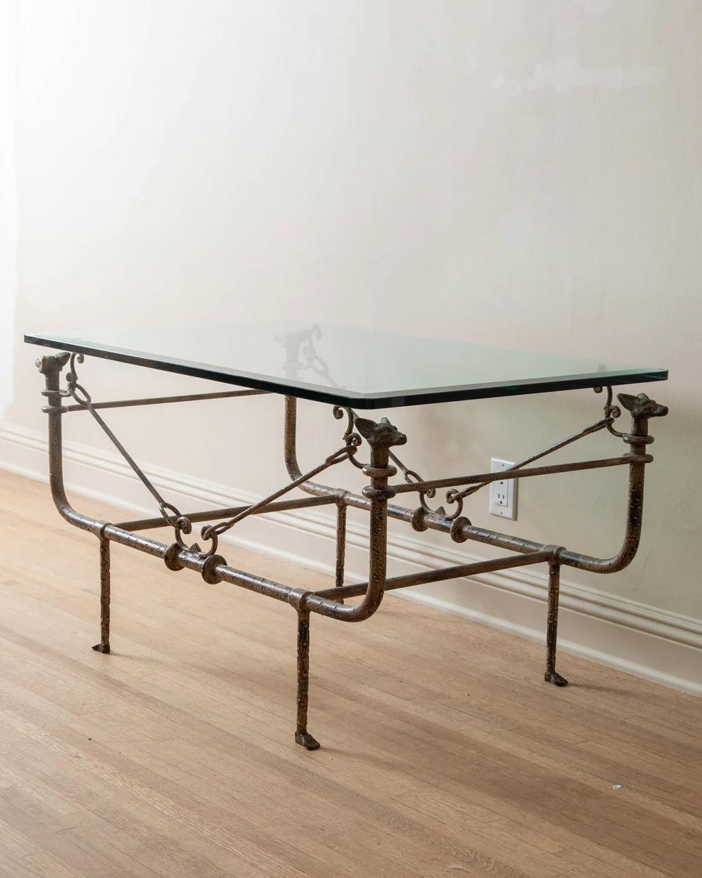 Mesa baja Giacometti de bronce y hierro Etrucsan de Paul Ferrante Forjado en venta