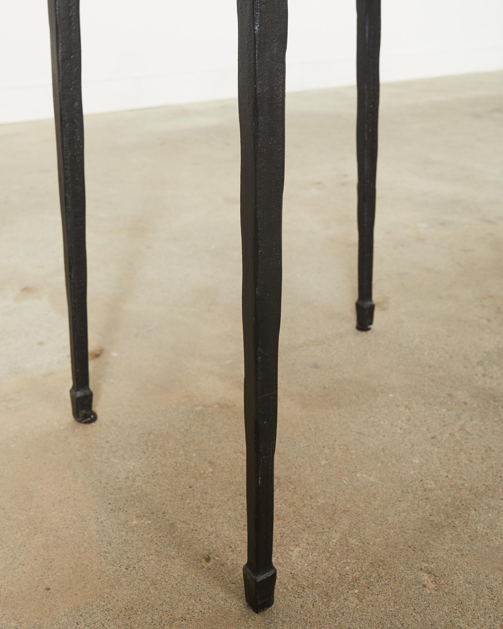 Table console d'inspiration Giacometti en fonte martelée noire 6