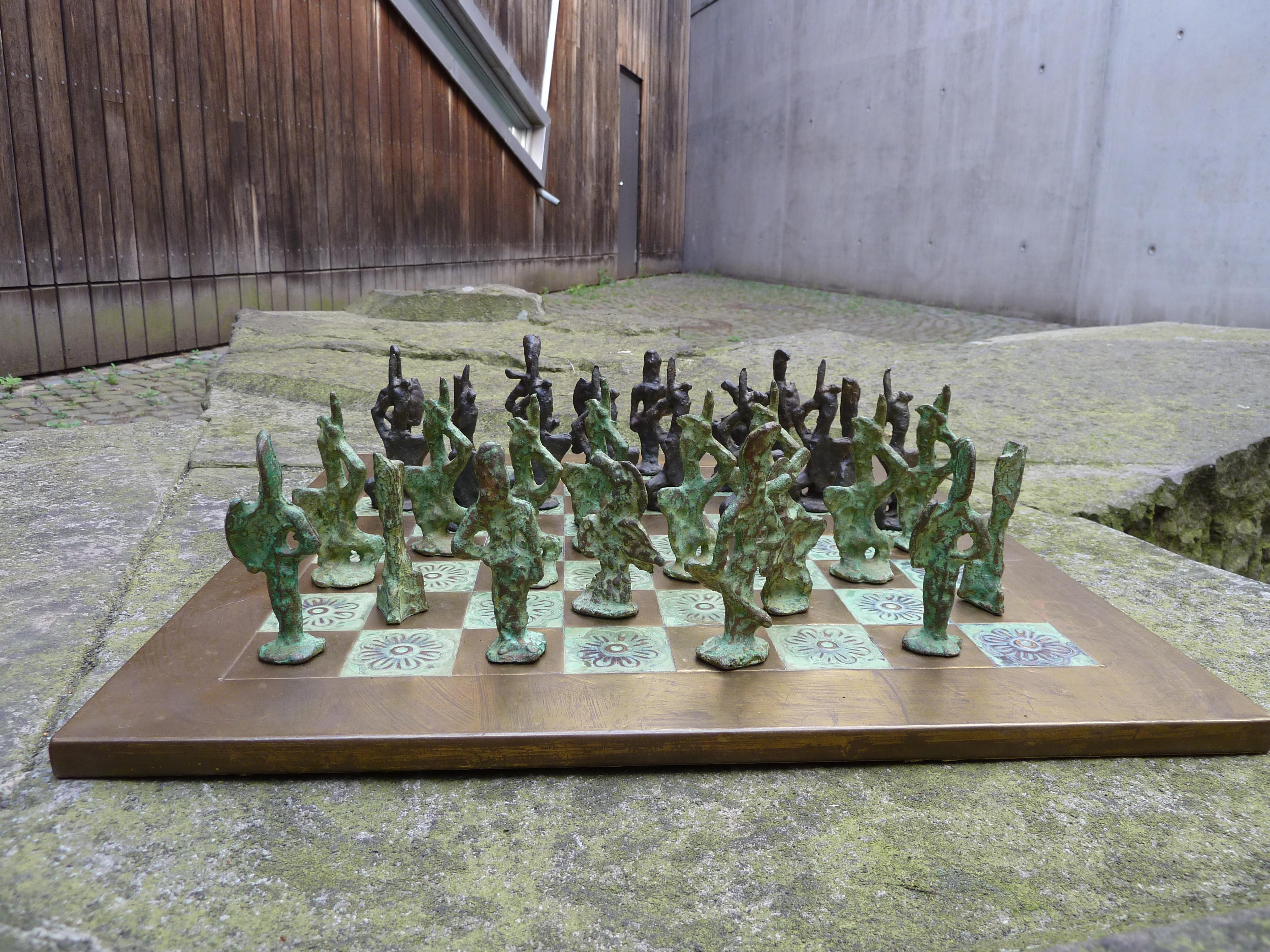 Italian 70s Sculptural Art Brutalist Bronze Chess Set For Sale 3