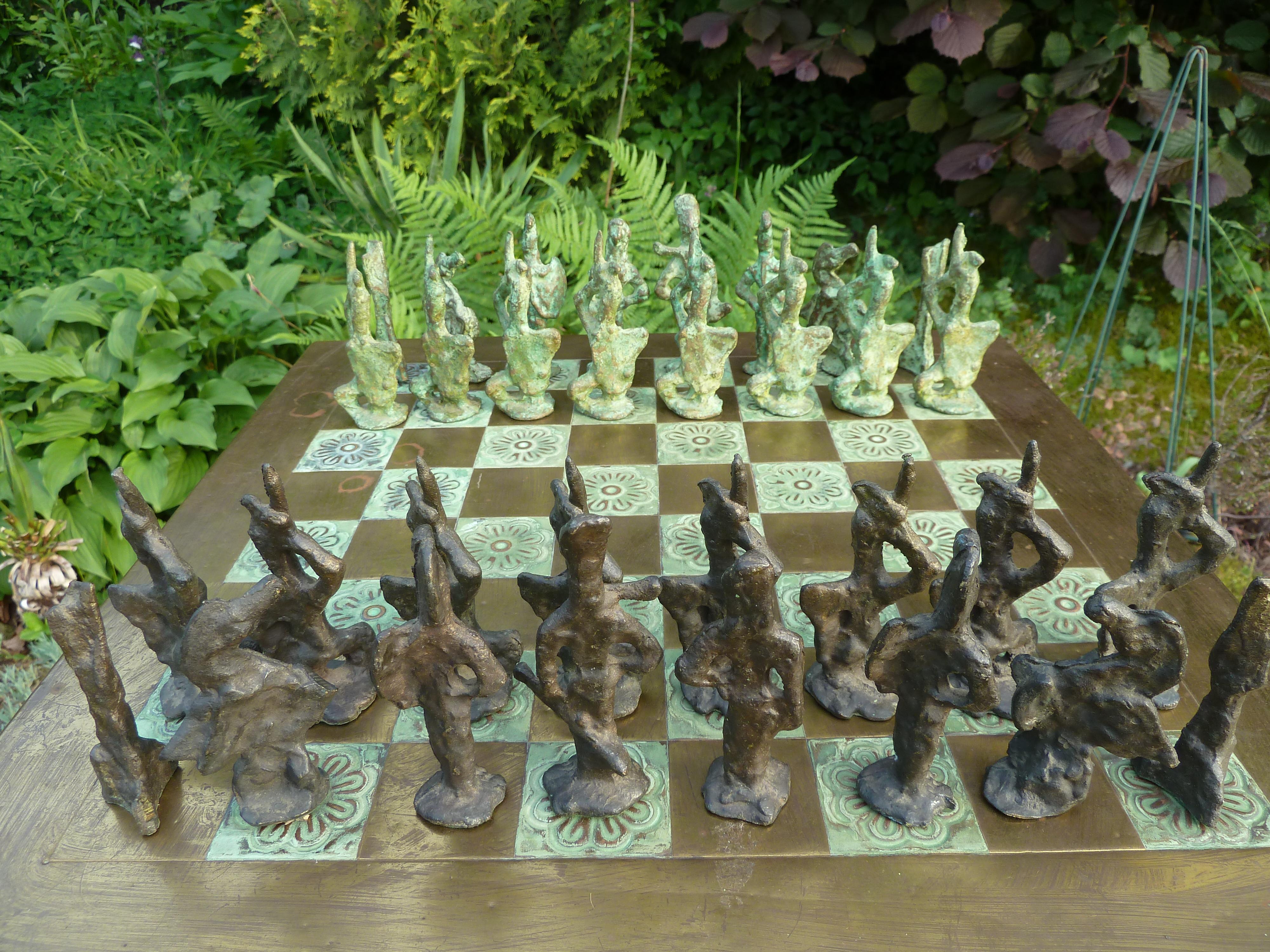 brutalist chess set
