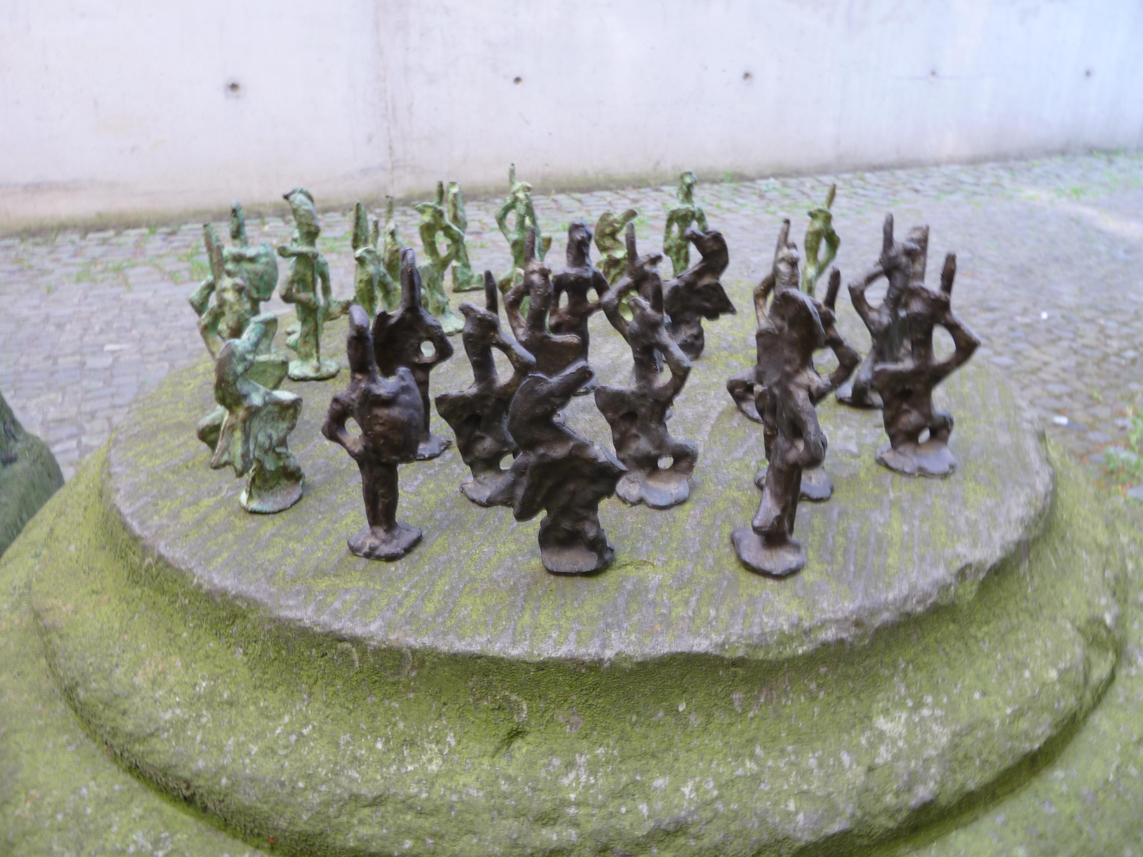 Brass Italian 70s Sculptural Art Brutalist Bronze Chess Set
