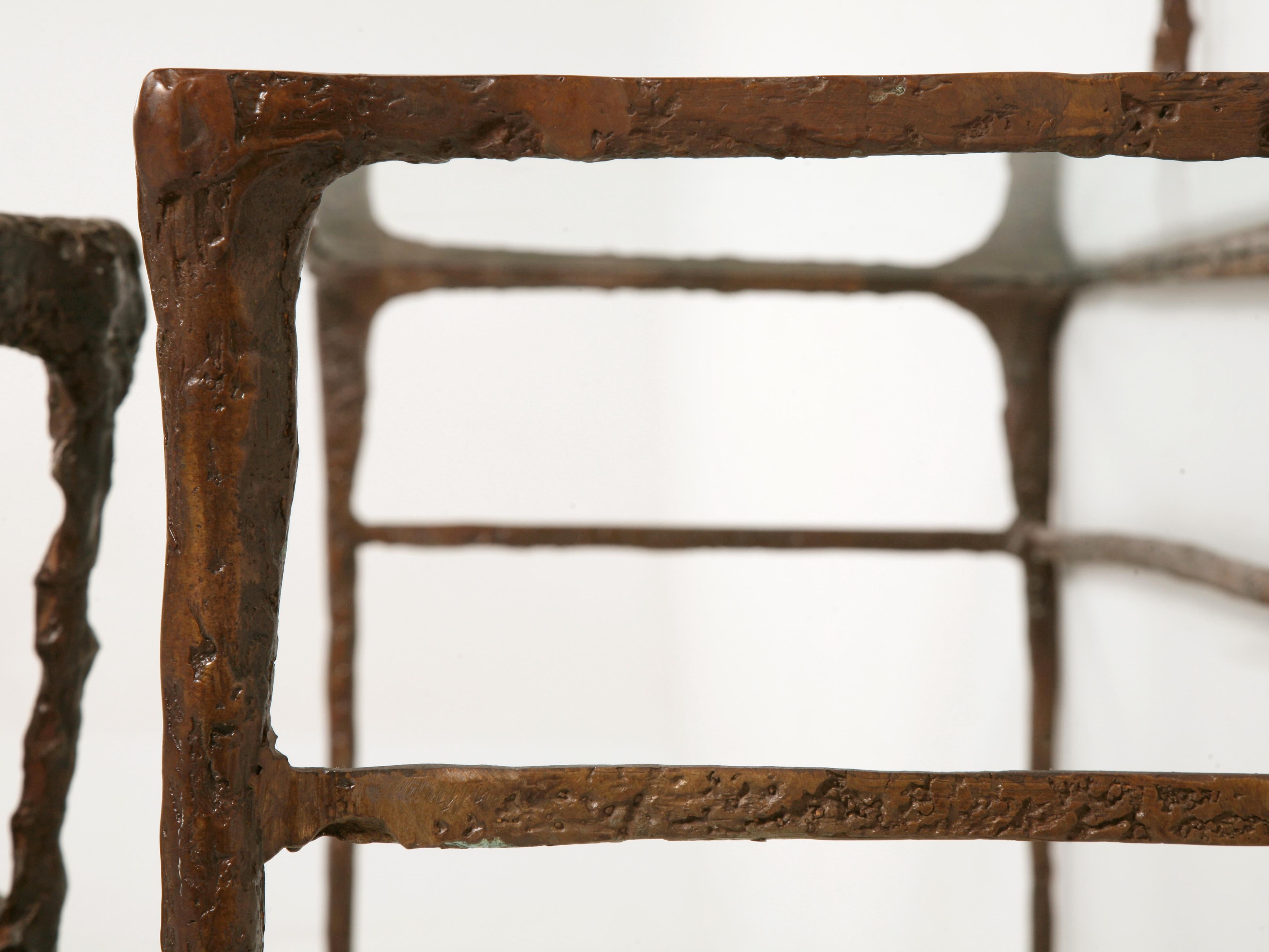 Patiné Table de coiffeuse d'inspiration Giacometti fabriquée en Amérique Chaise en option en vente