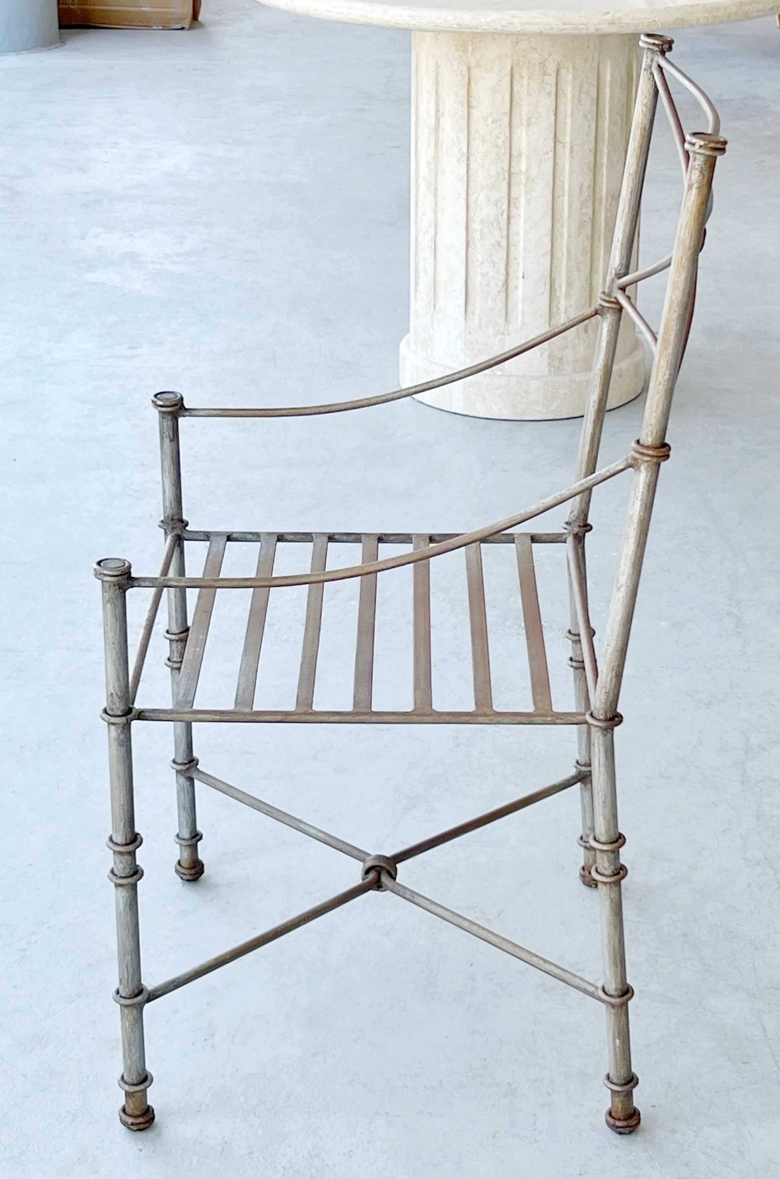 Giacometti-Esszimmer im Stil  Satz von 4 Stühlen mit Glasplatte (Ende des 20. Jahrhunderts) im Angebot