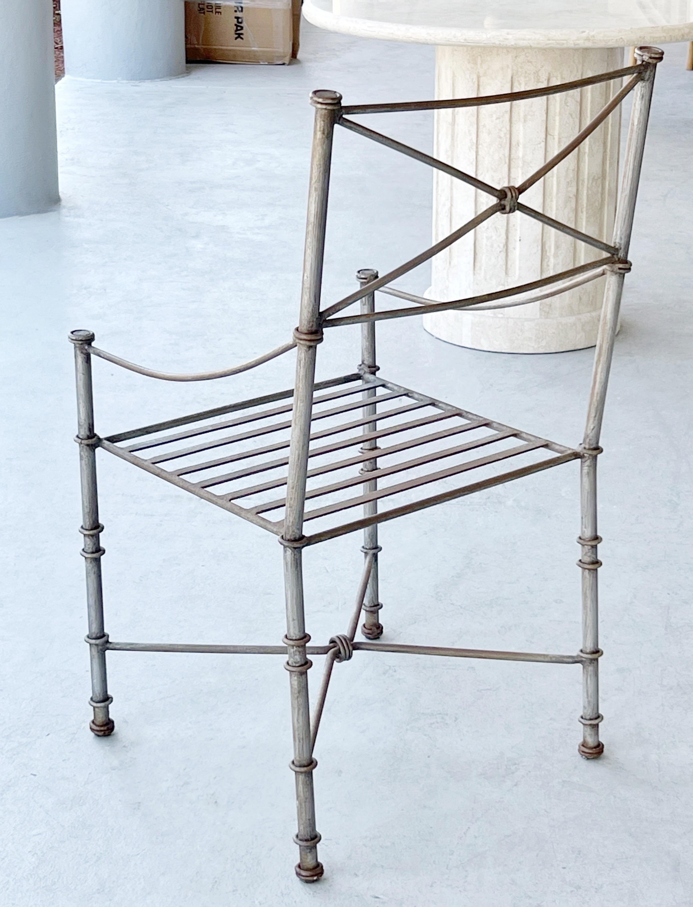 Giacometti-Esszimmer im Stil  Satz von 4 Stühlen mit Glasplatte (Stahl) im Angebot